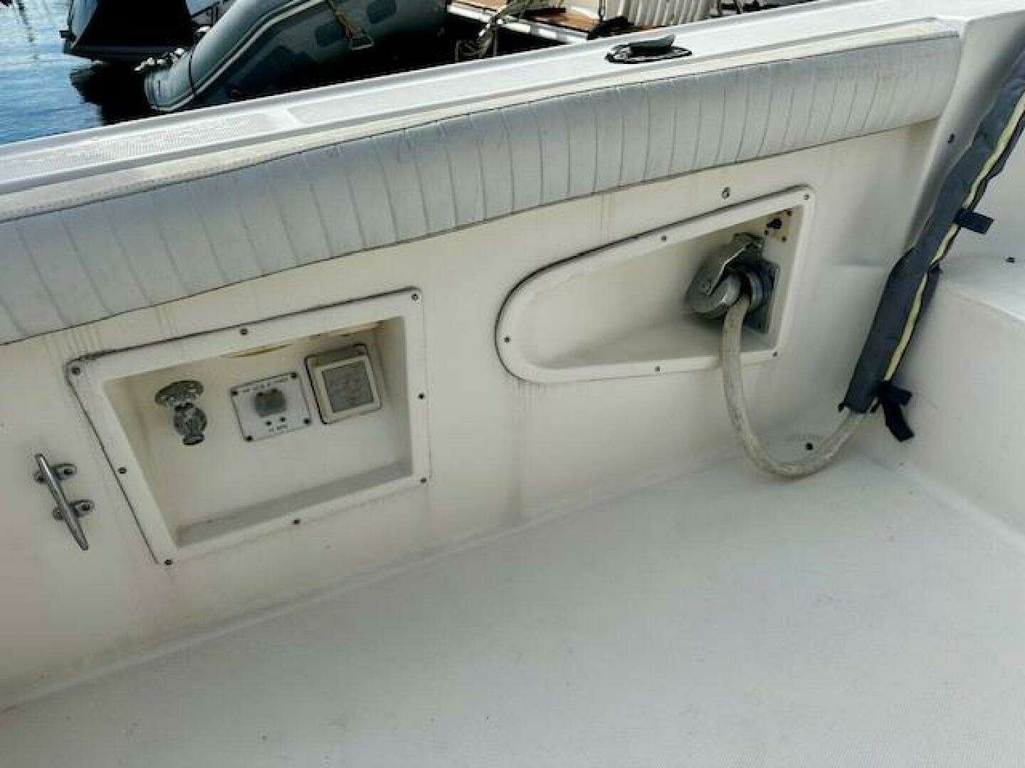 2001 Silverton 42 Convertible - Image 5