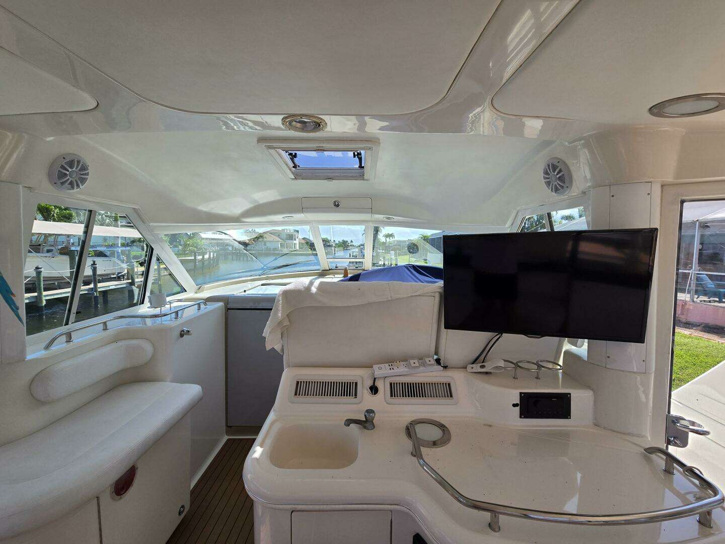 2004 Sea Ray 480 - Image 9