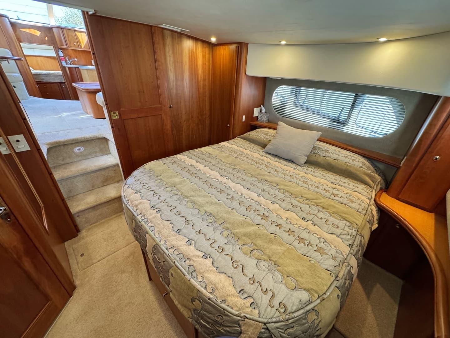 2002 Silverton 39 Motor Yacht - Image 56