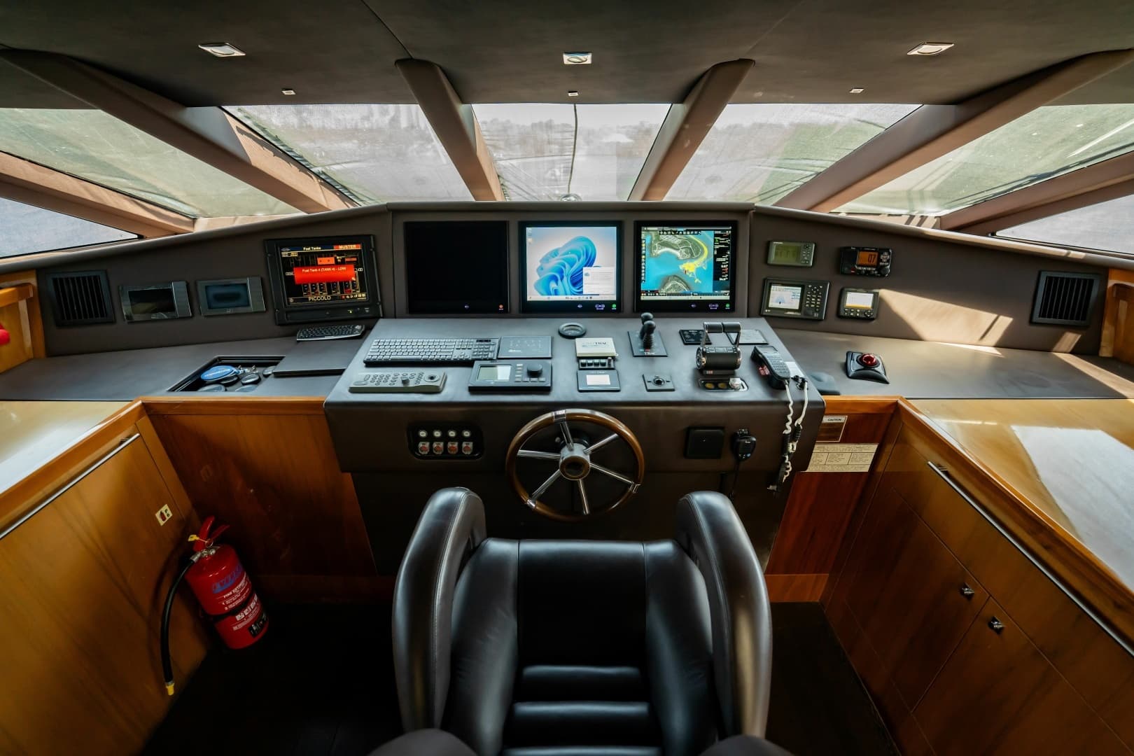 2010 Sunseeker 34 Metre Yacht - Image 40