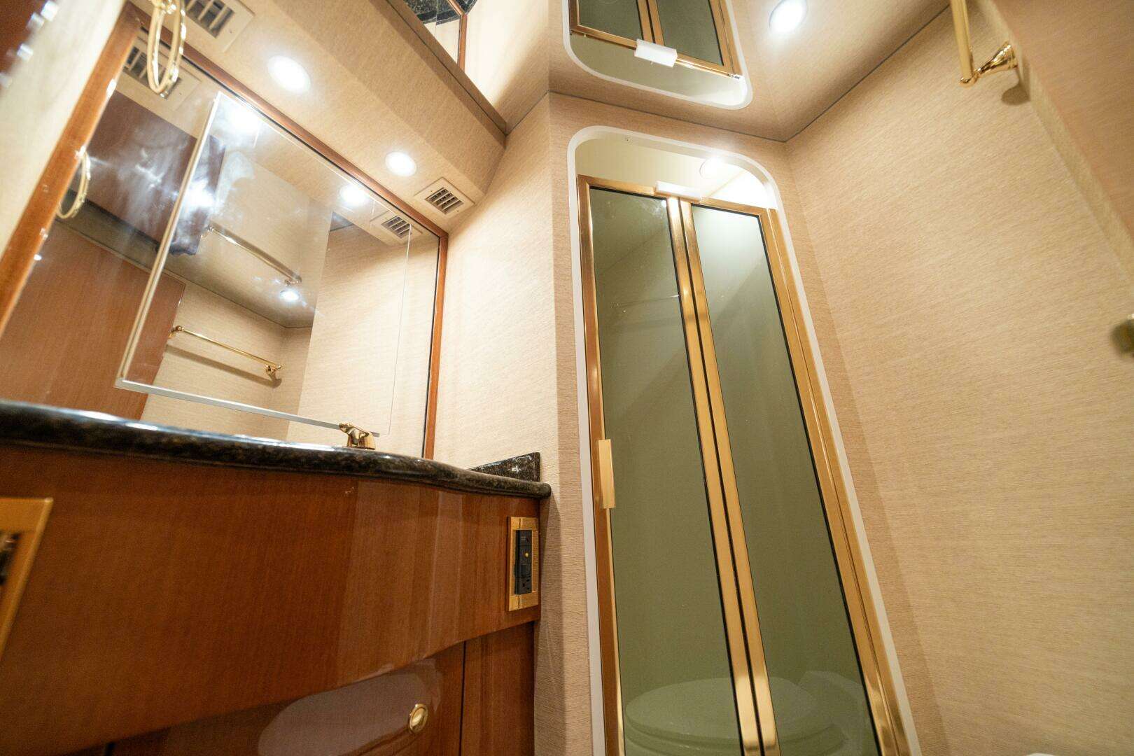 2004 Viking 61 Convertible - Image 58