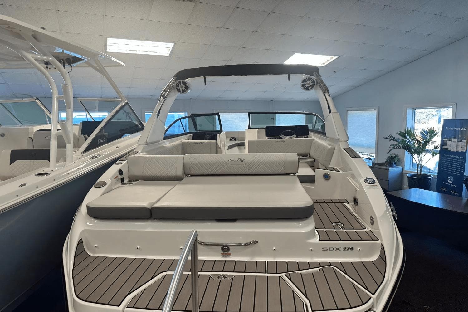 2025 Sea Ray SDX 270 - 11