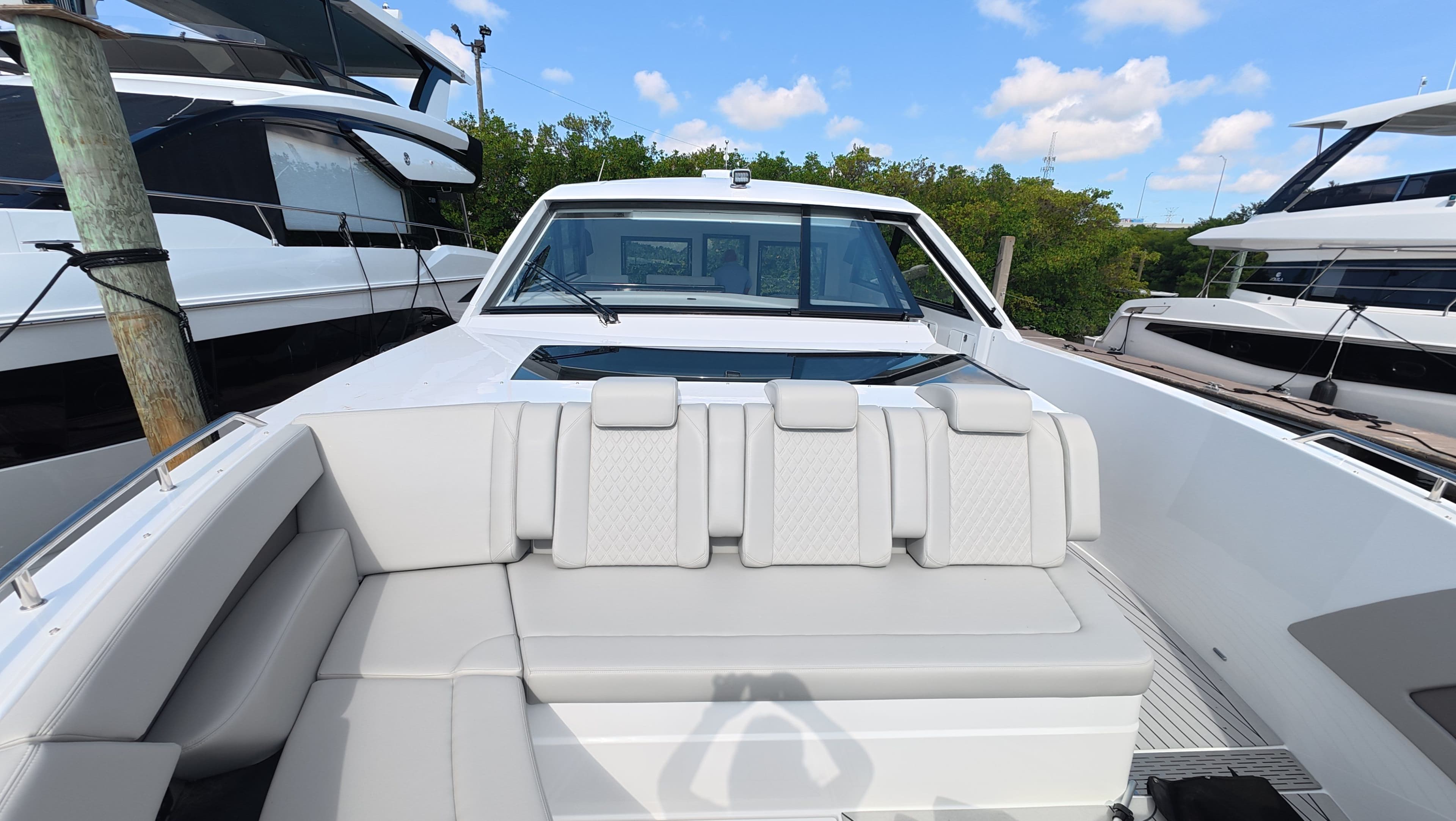 2026 Cruisers Yachts 50 GLS - 27