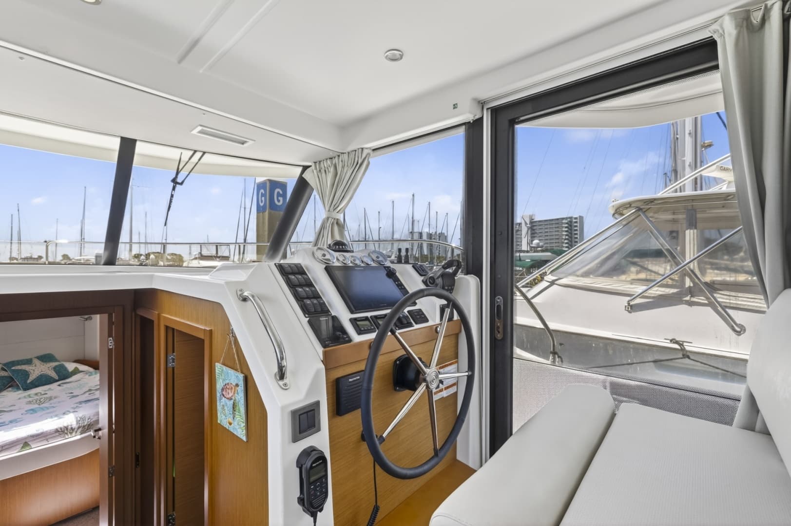 2022 Beneteau Swift Trawler 41 Fly - Image 3