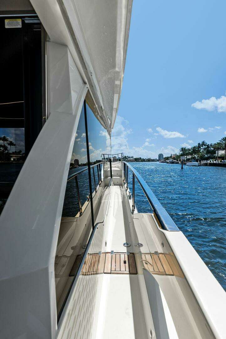 2023 Absolute 52 Fly - Image 23