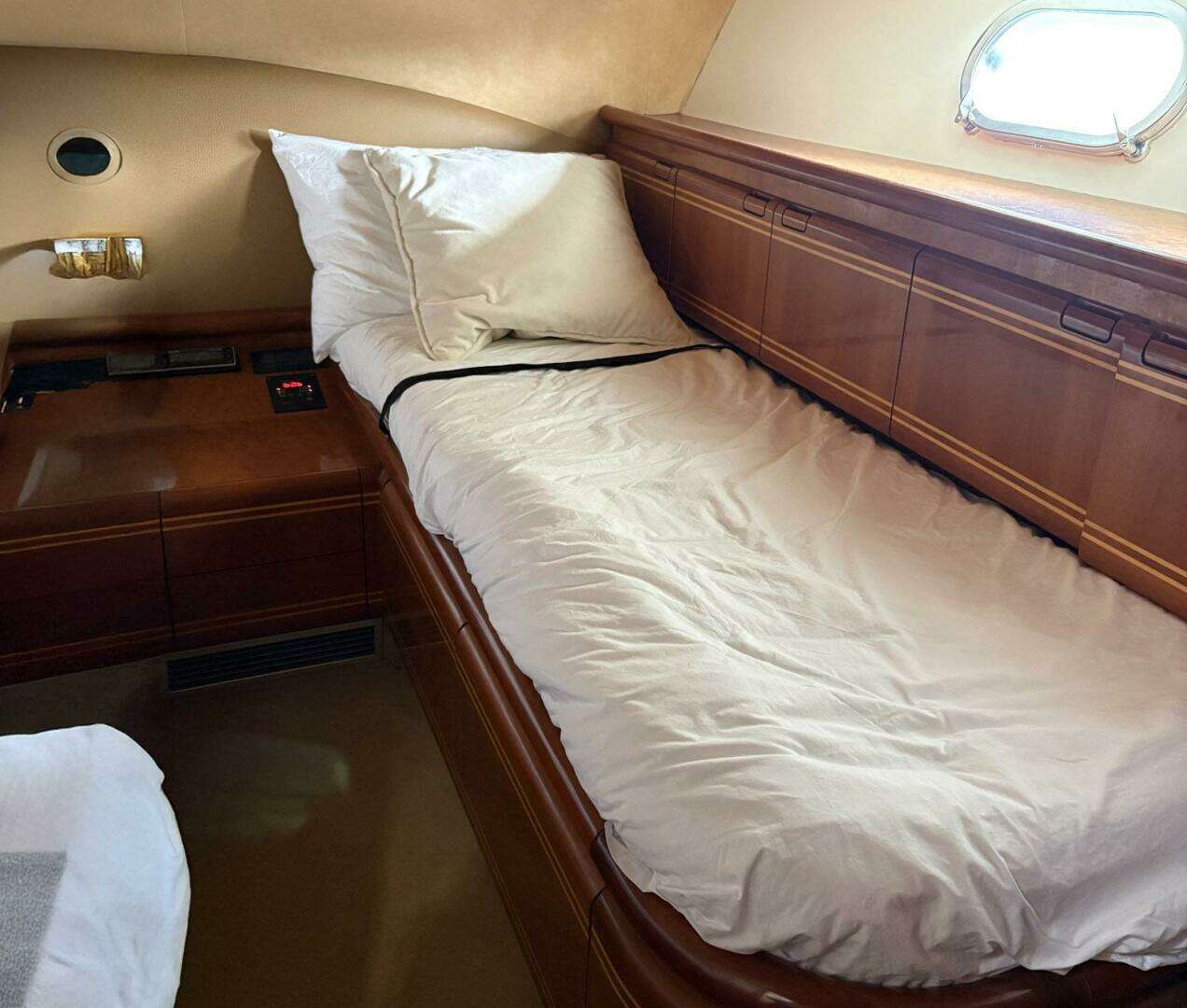 1999 Ferretti Yachts 80 RPH - Image 18