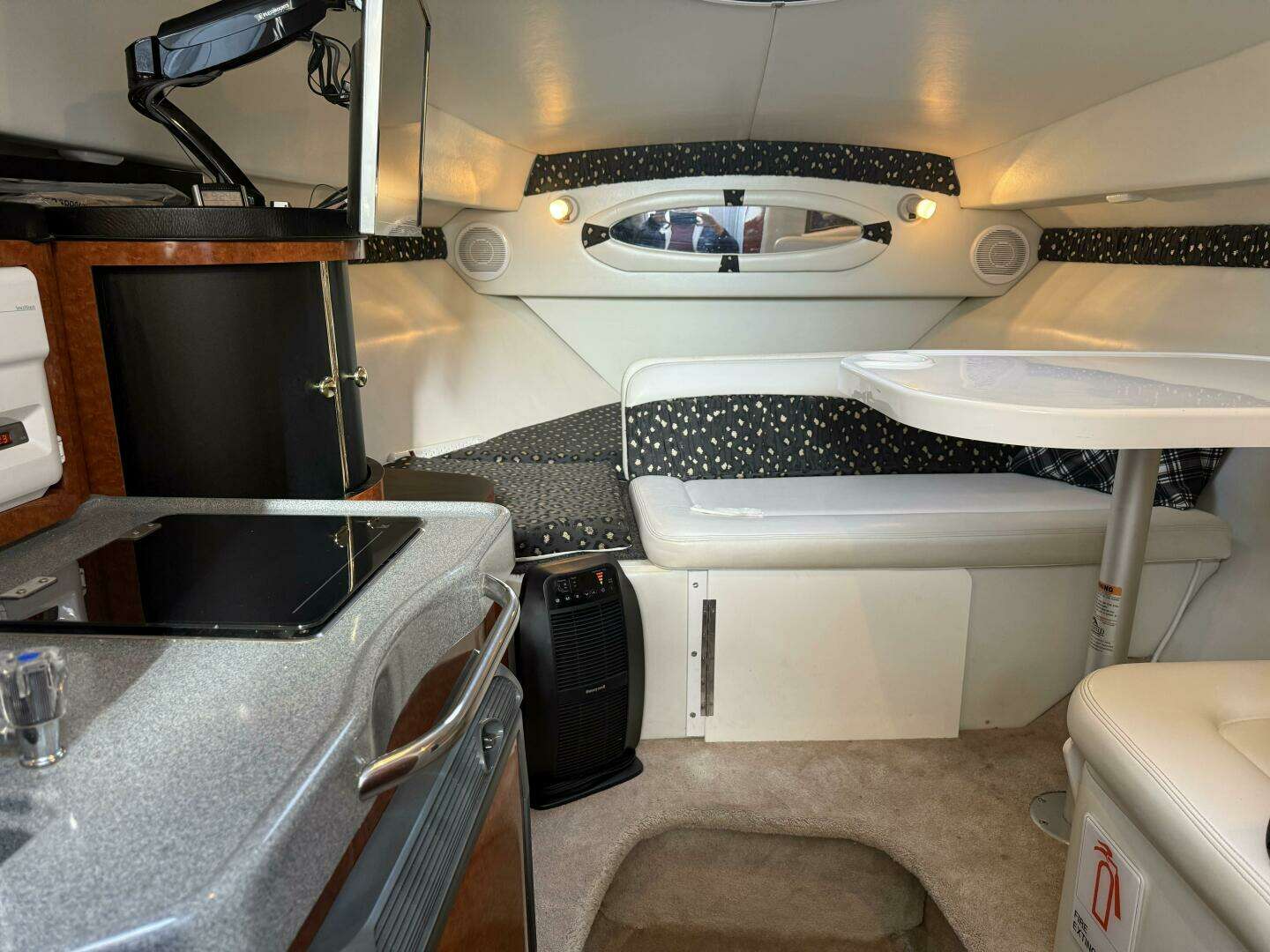 2002 Wellcraft Martinique 2600 - Image 16