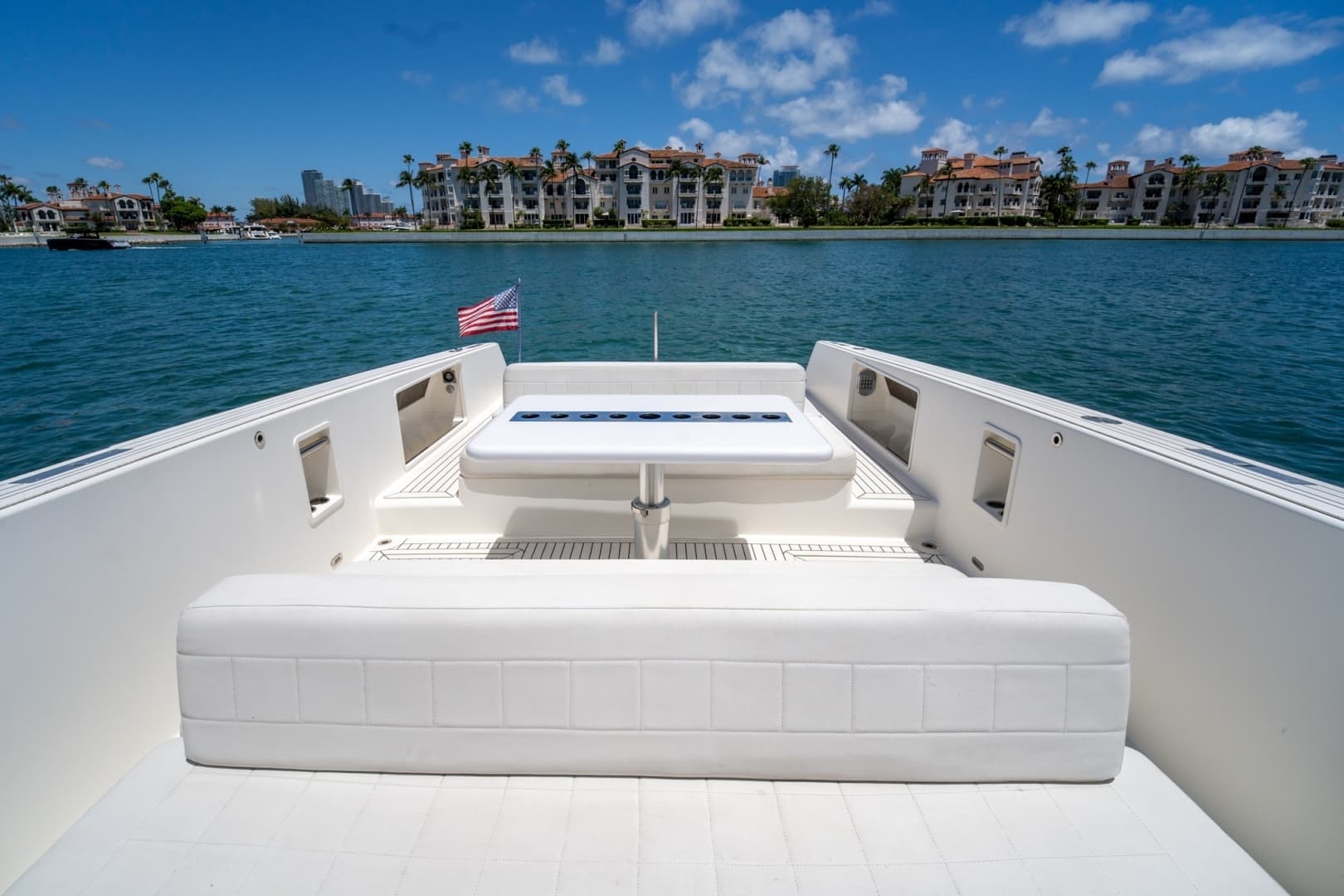 2014 VanDutch 40 - Image 17