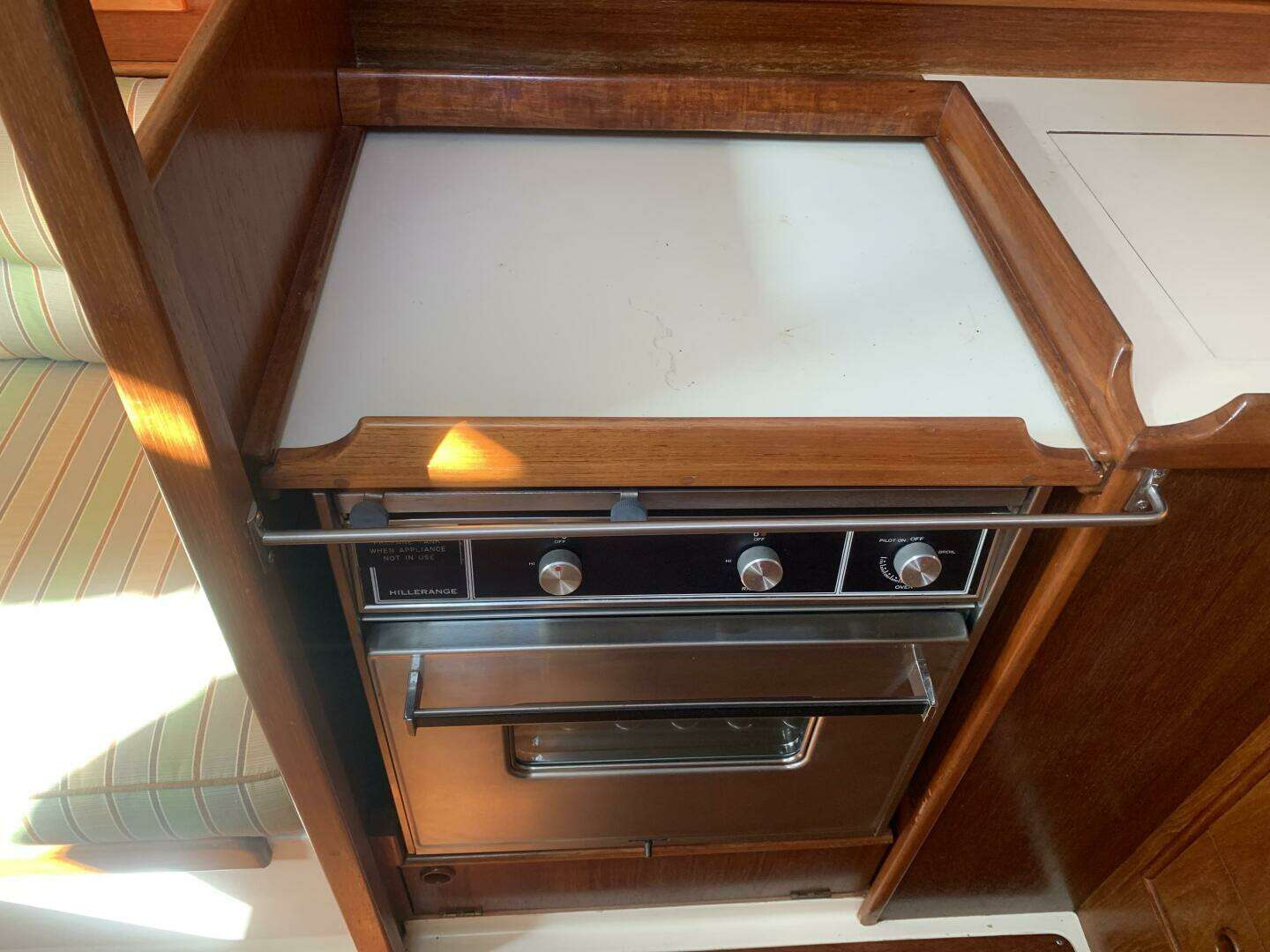 1987 Nonsuch Ultra 30 - Image 27