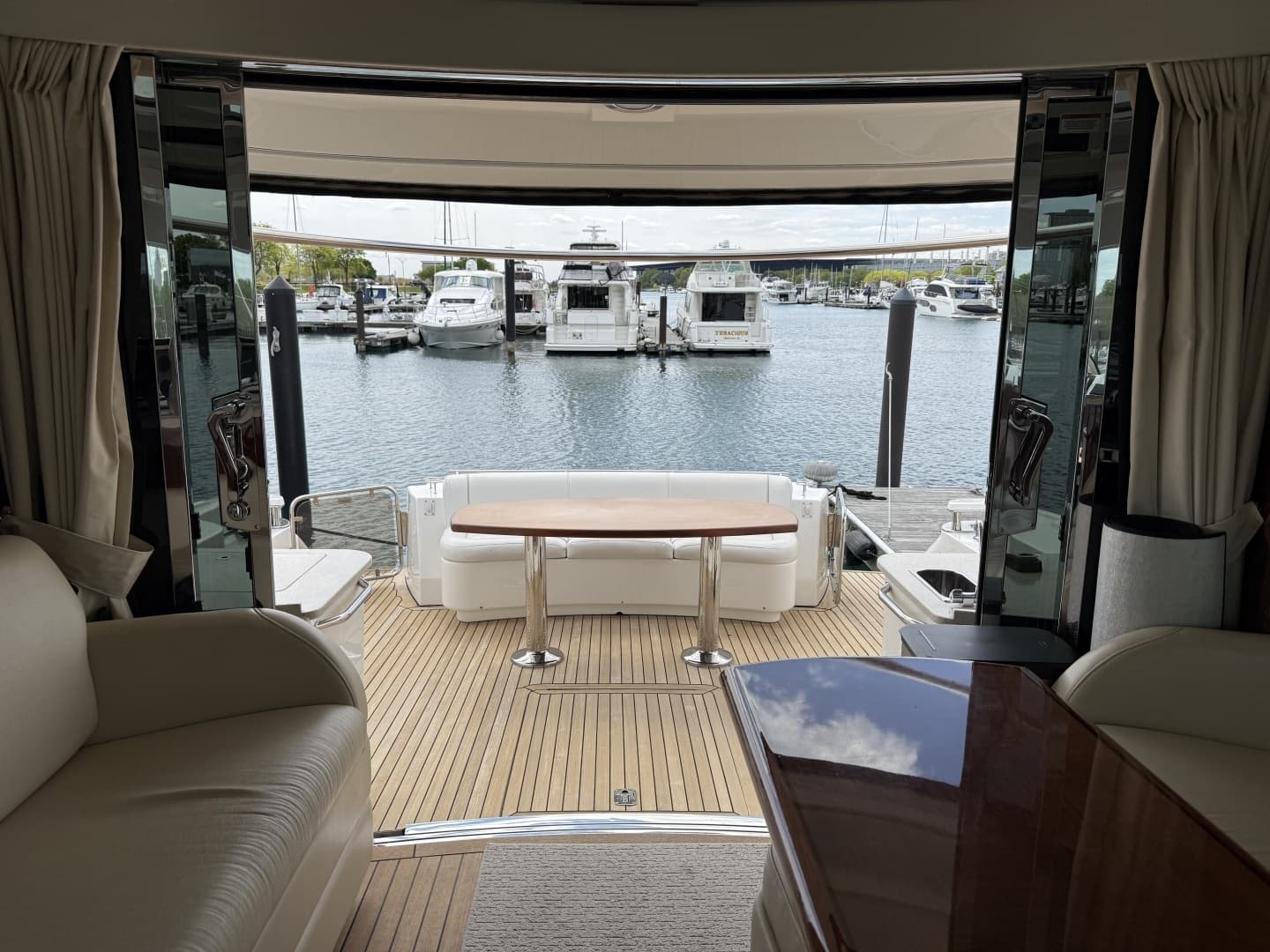 2009 Sea Ray 60 Sundancer - Image 63