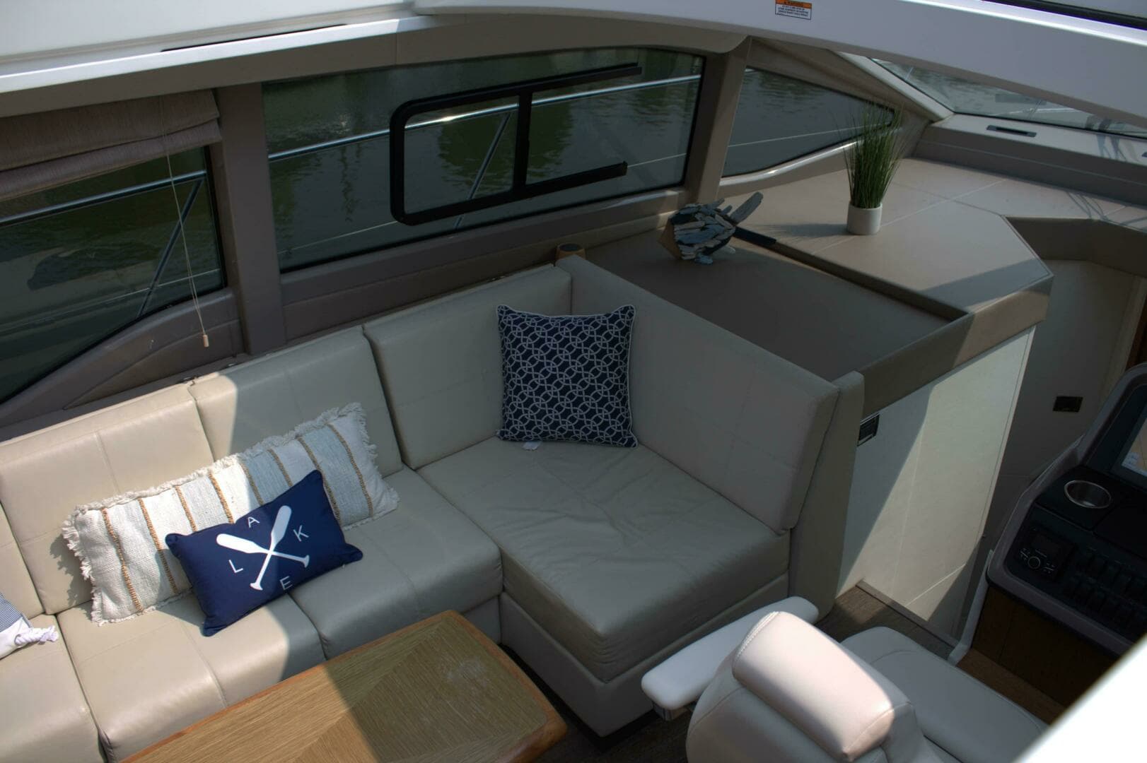 2017 Sea Ray 460 Sundancer - Image 48