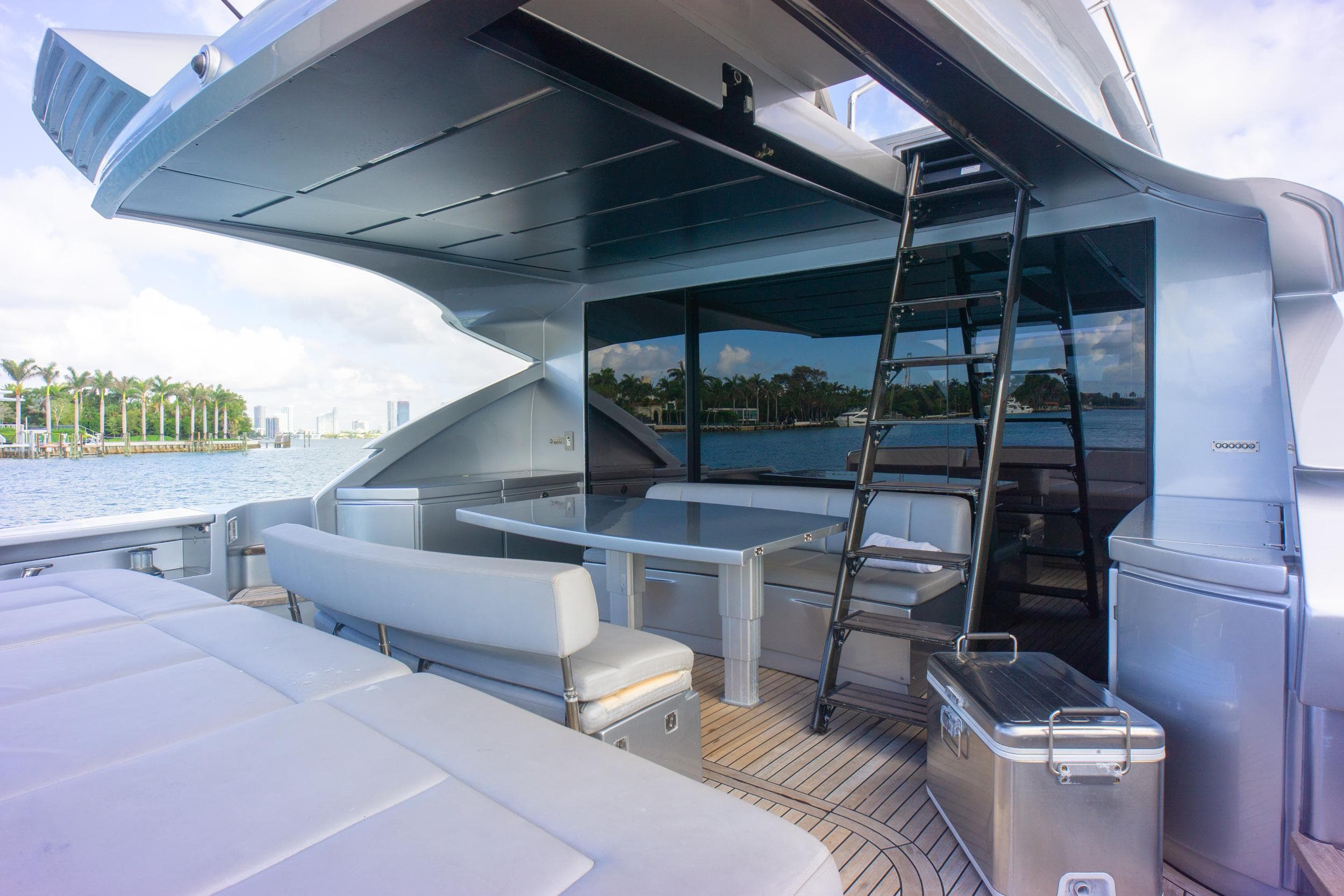 2013 Pershing 82 - 52