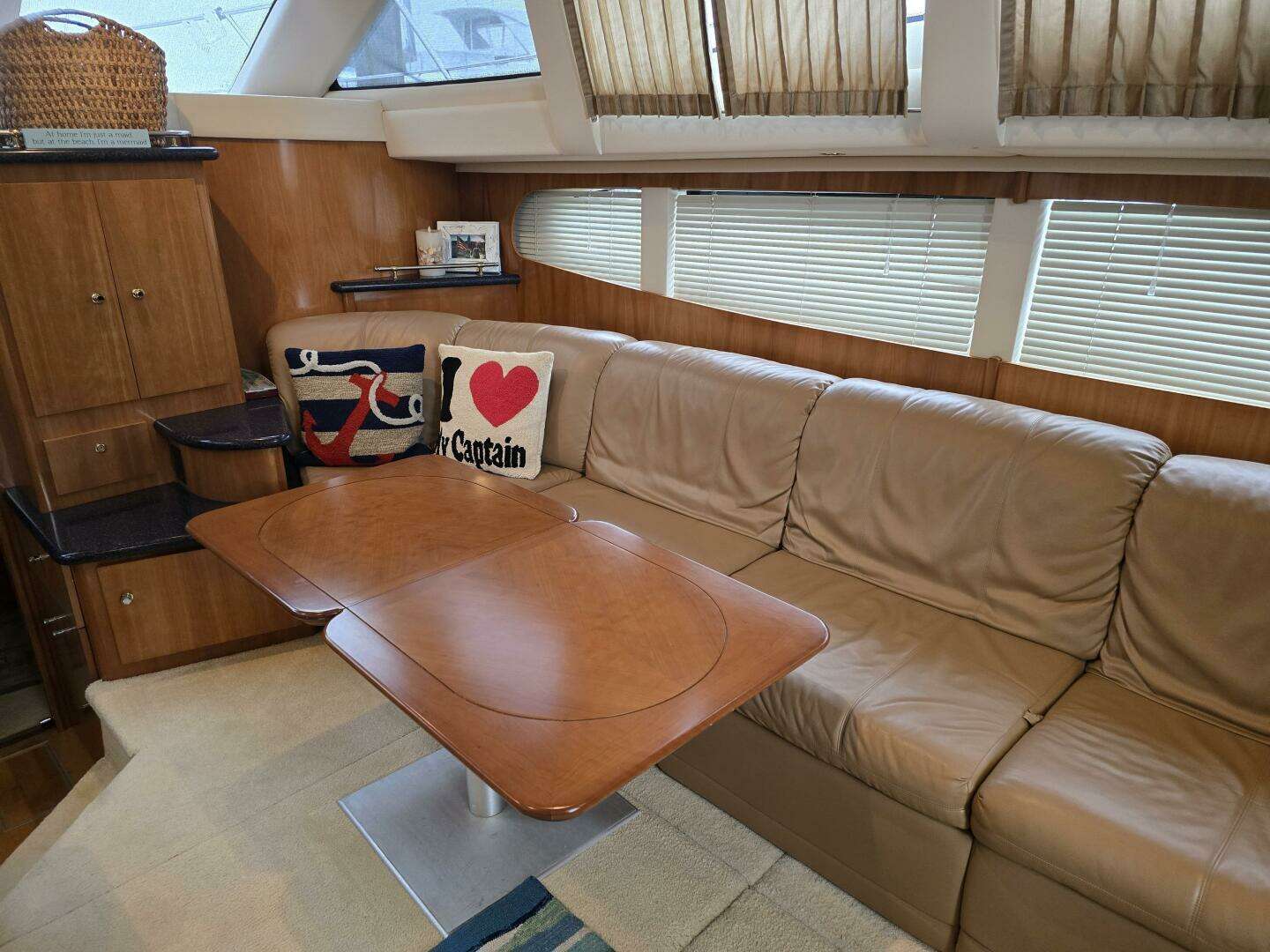2002 Carver 444 Cockpit Motor Yacht - Image 27