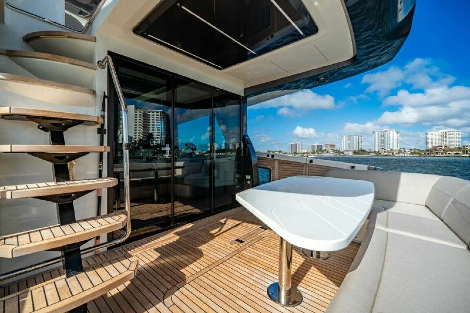 2024 Galeon 560 FLY - Image 8