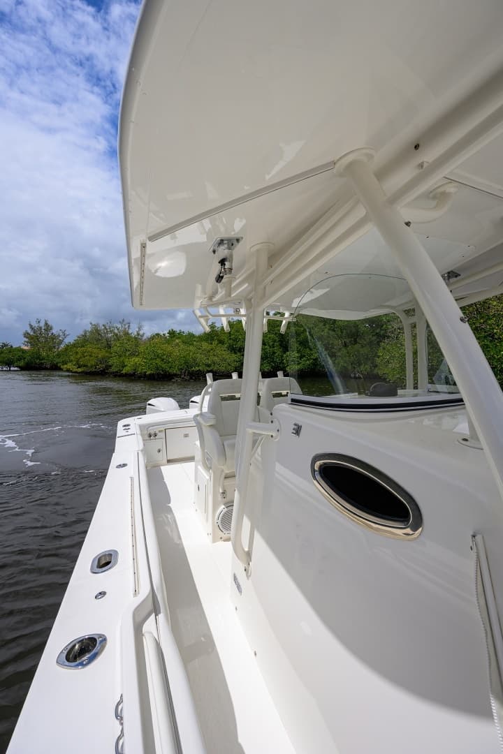 2019 Regulator Center Console - Image 29