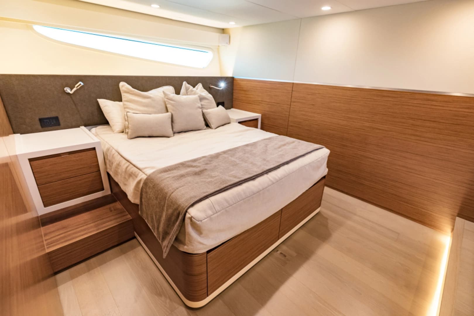 2020 Bertram 61 Convertible - Image 25