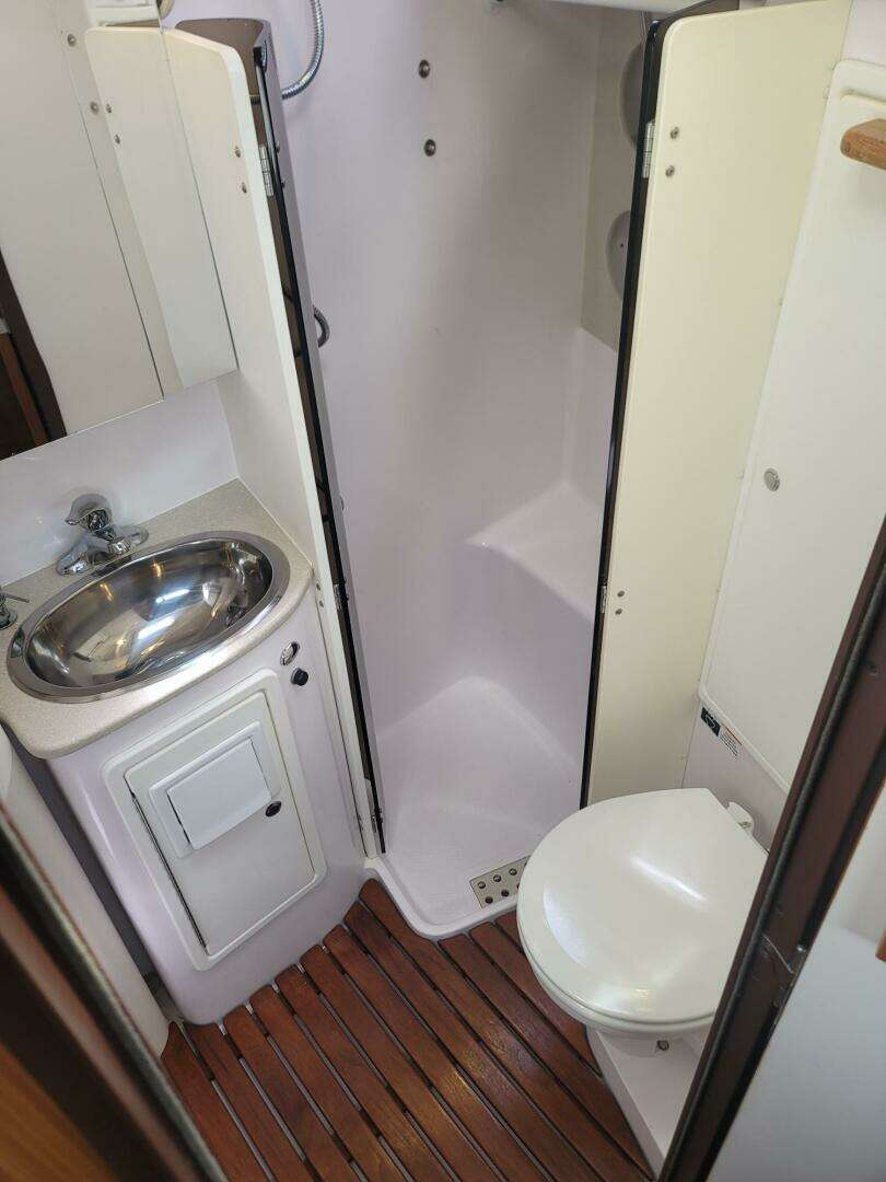 2015 Catalina 445 - Image 10