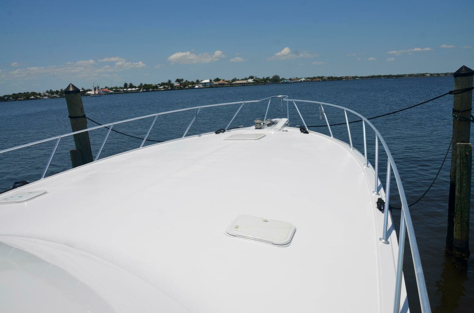 1999 Hatteras 60 Convertible - Image 7