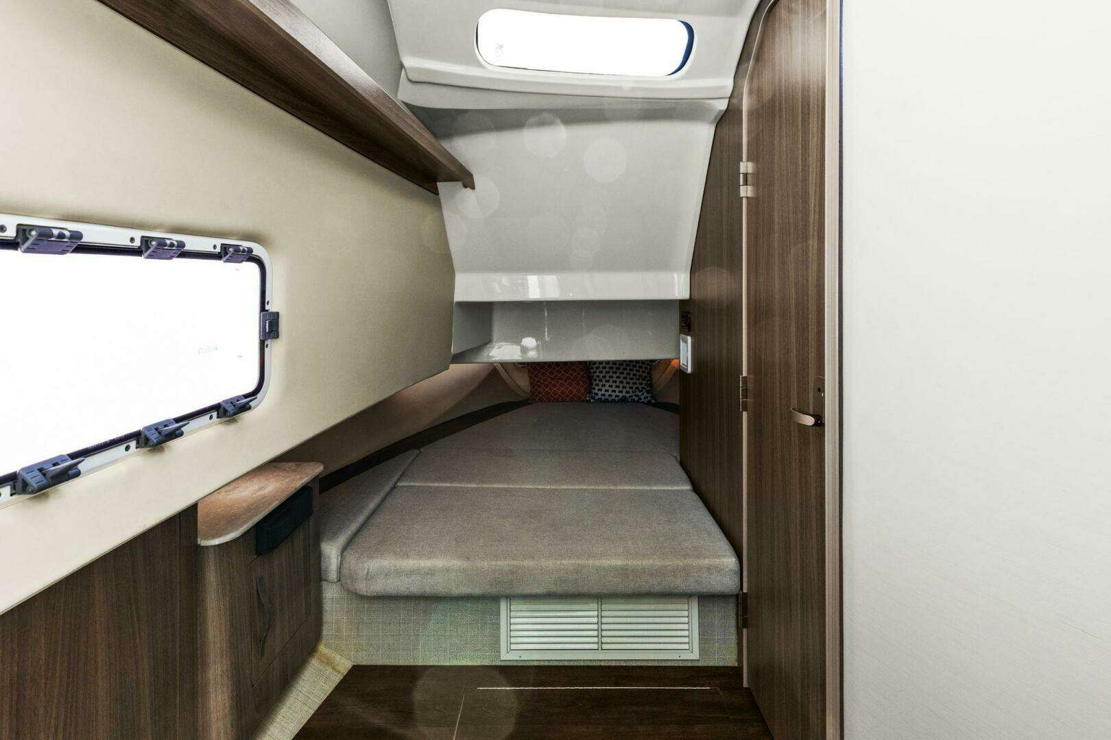 2020 Regal 33 SAV - Image 53