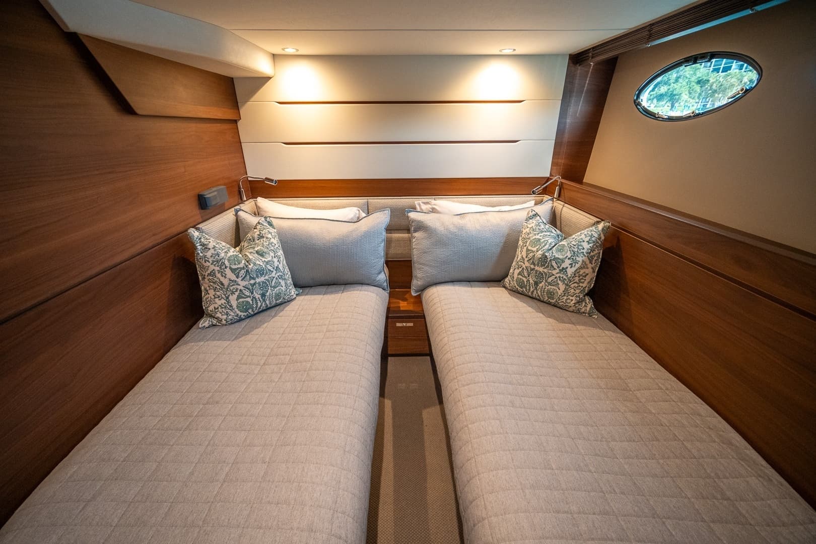 2017 Princess 68 Flybridge - Image 54