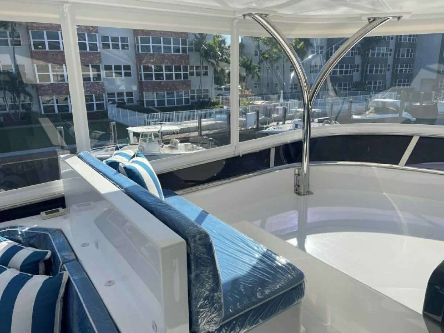 2027 Johnson Flybridge w/Hydraulic Platform - Image 38