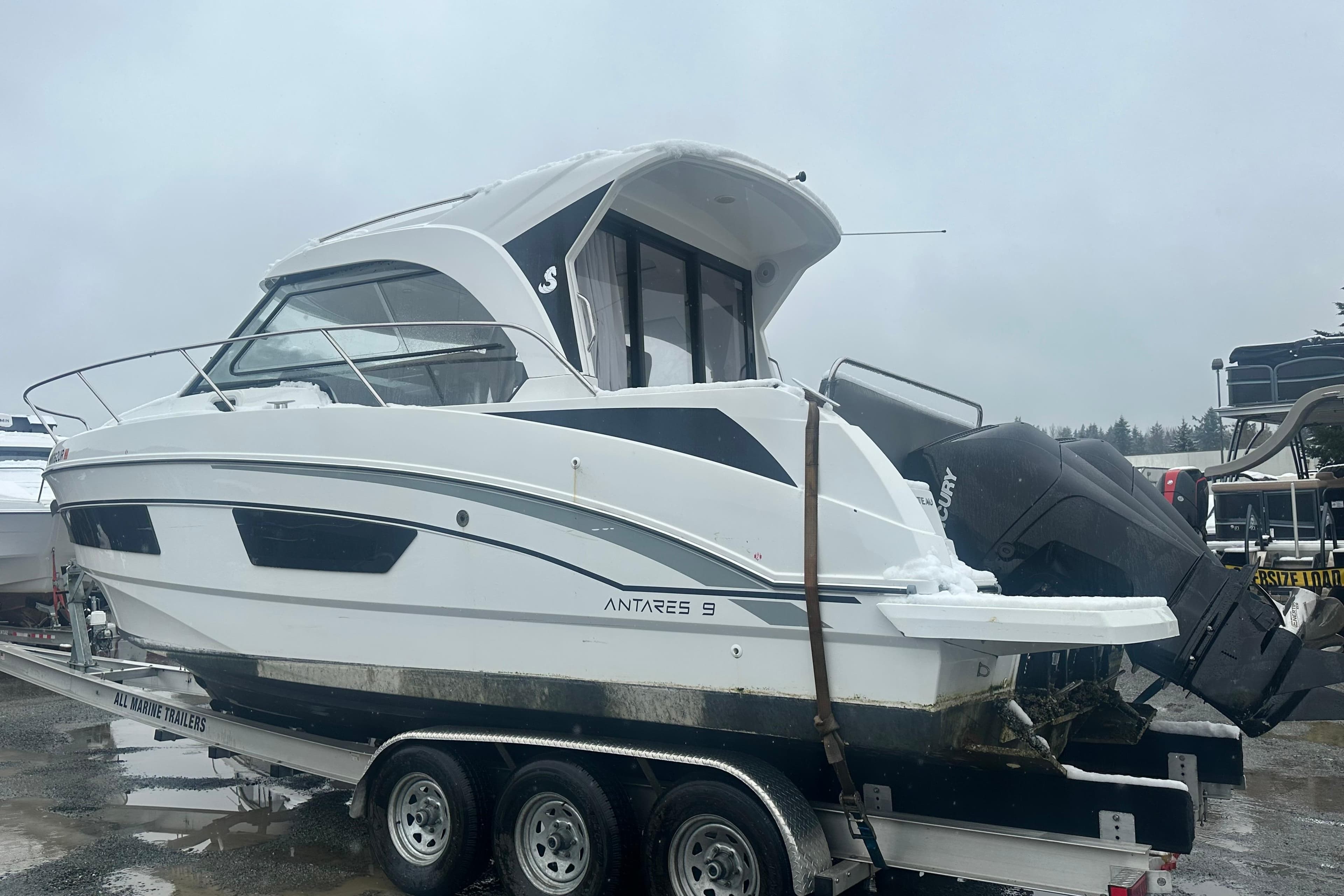 2023 Beneteau Antares 9
