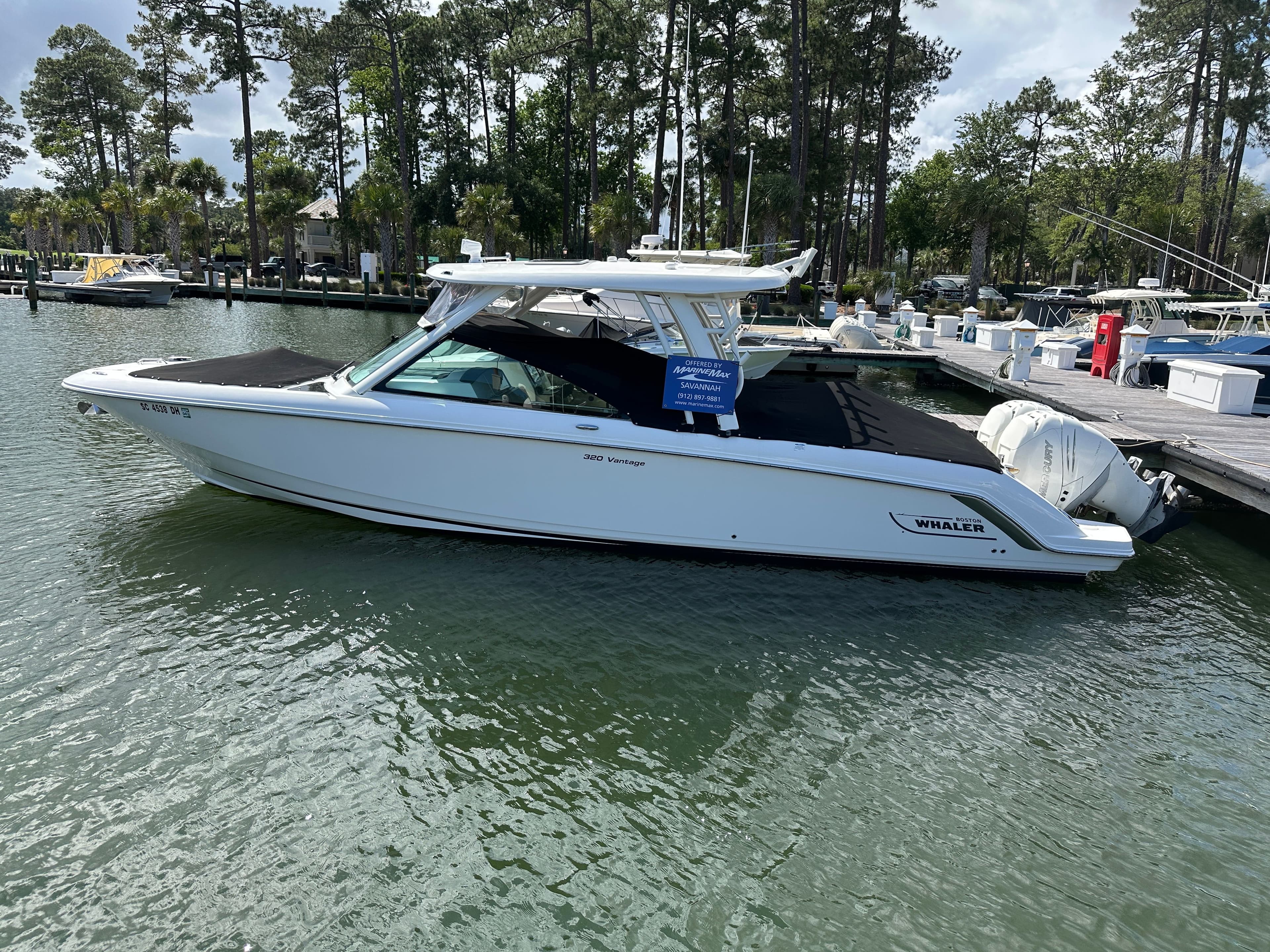 2017 Boston Whaler 320 Vantage - 34