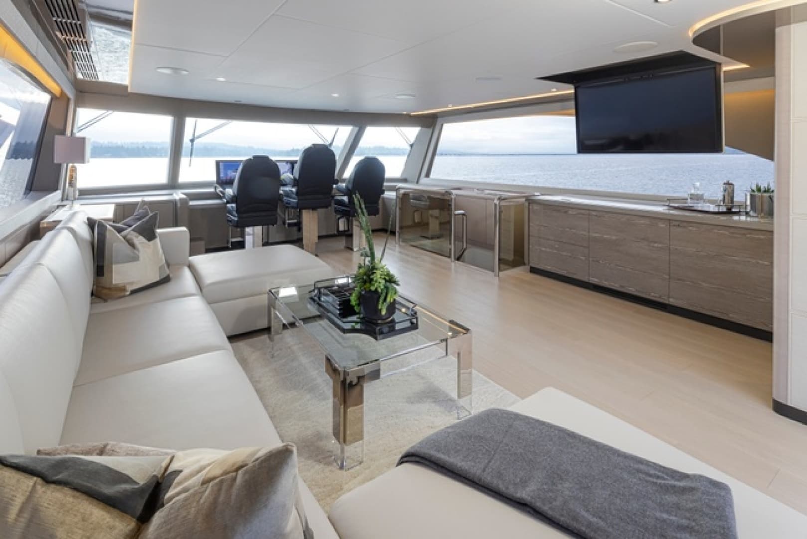 2027 Ocean Alexander 27R - Image 19