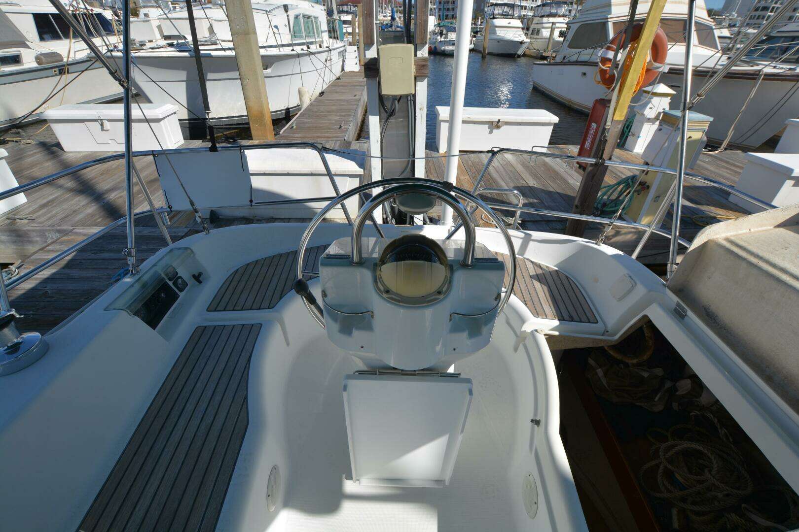 2002 Beneteau Oceanis 331 - Image 14