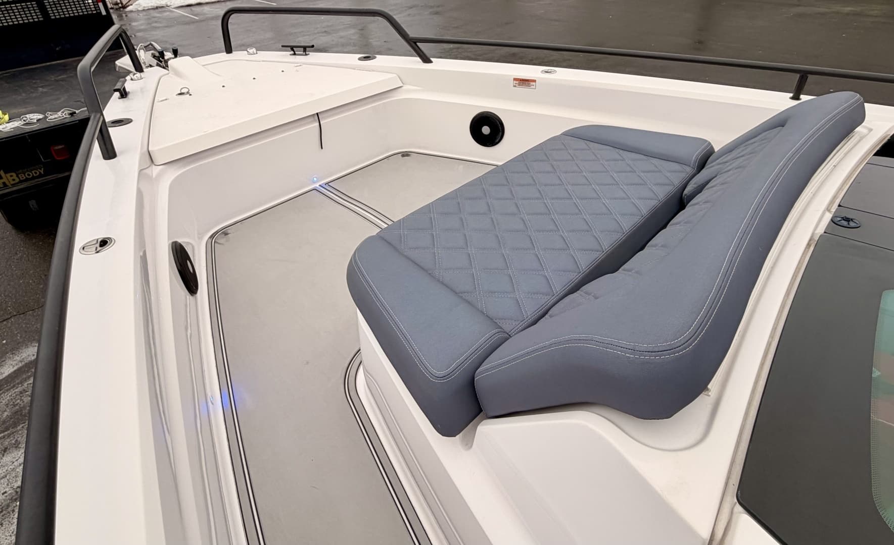 2021 Axopar 37 XC Cross Cabin - Image 6