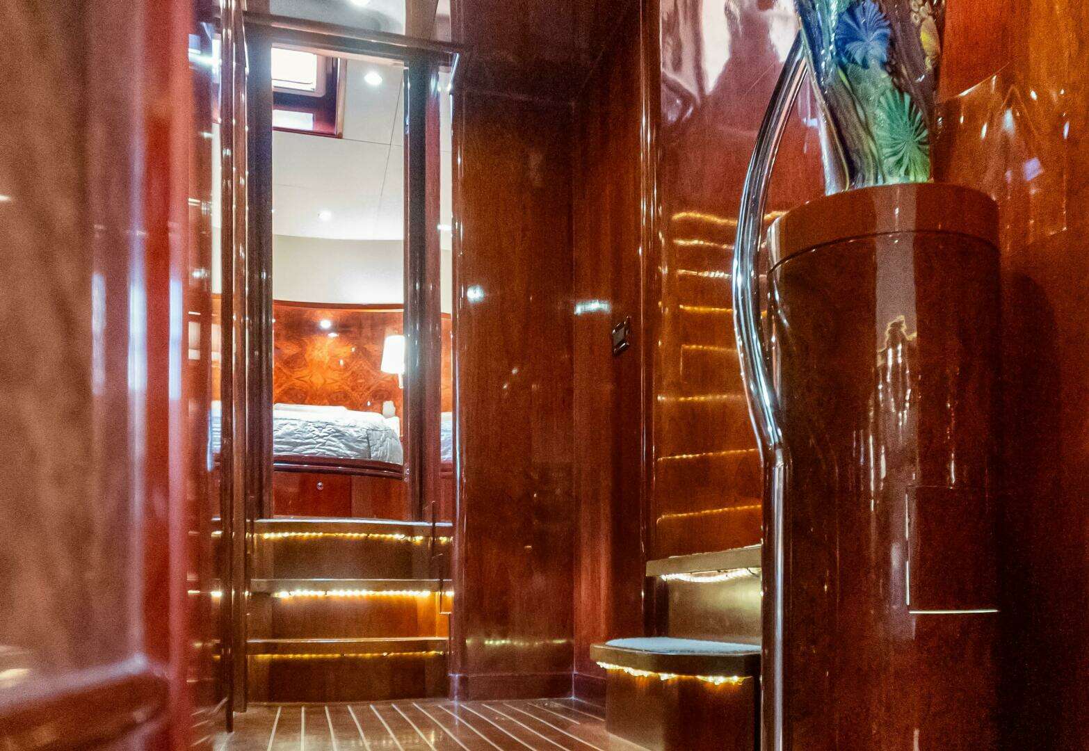 2005 Ocean Alexander 80 motoryacht - Image 26