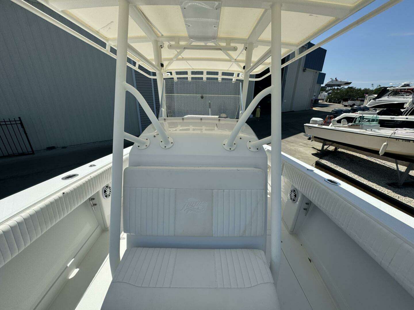 2006 Jupiter 31 CC Forward Seating - Image 37