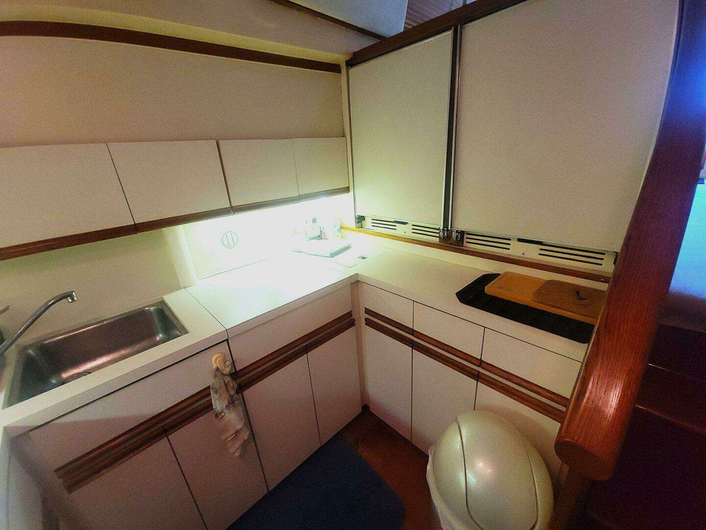 1989 Bertram 50 Convertible - Image 15