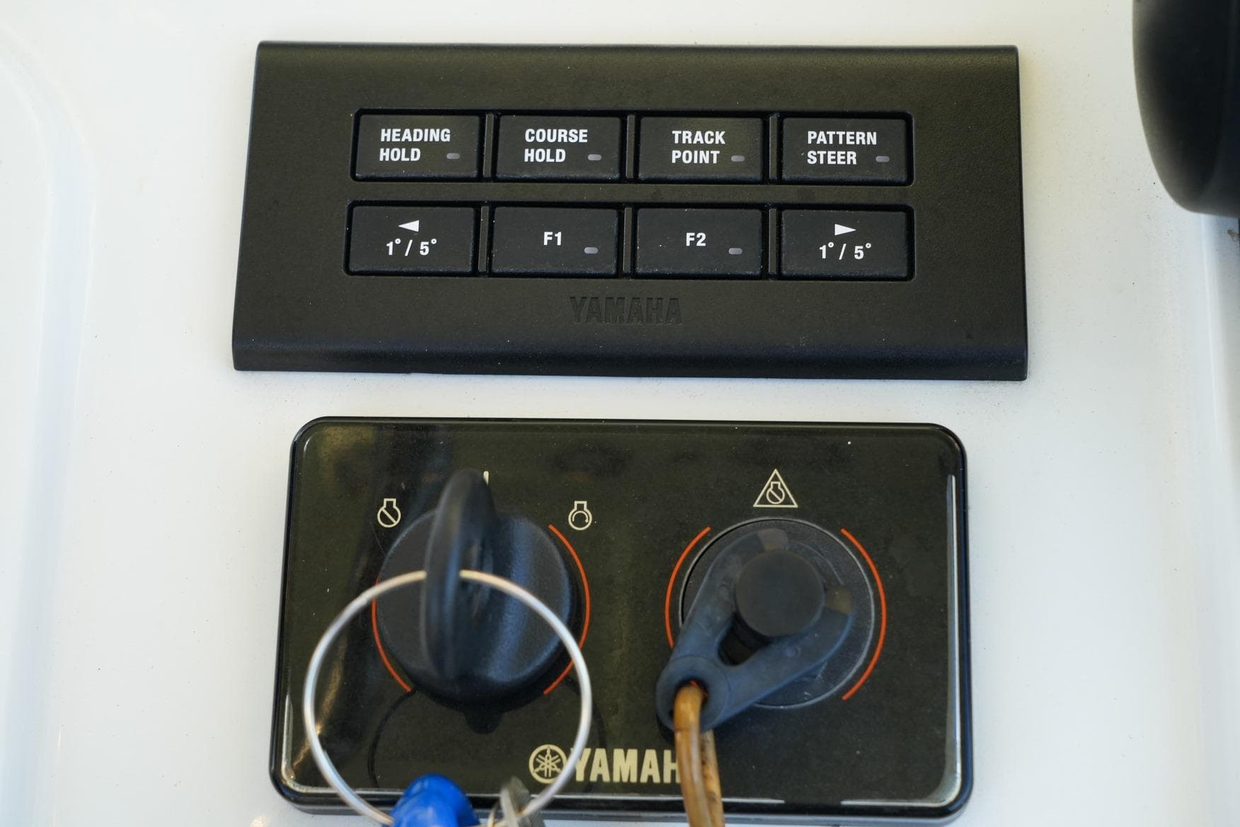 Control panel of a 2022 Sea Hunt Ultra 229 boat with Yamaha controls.