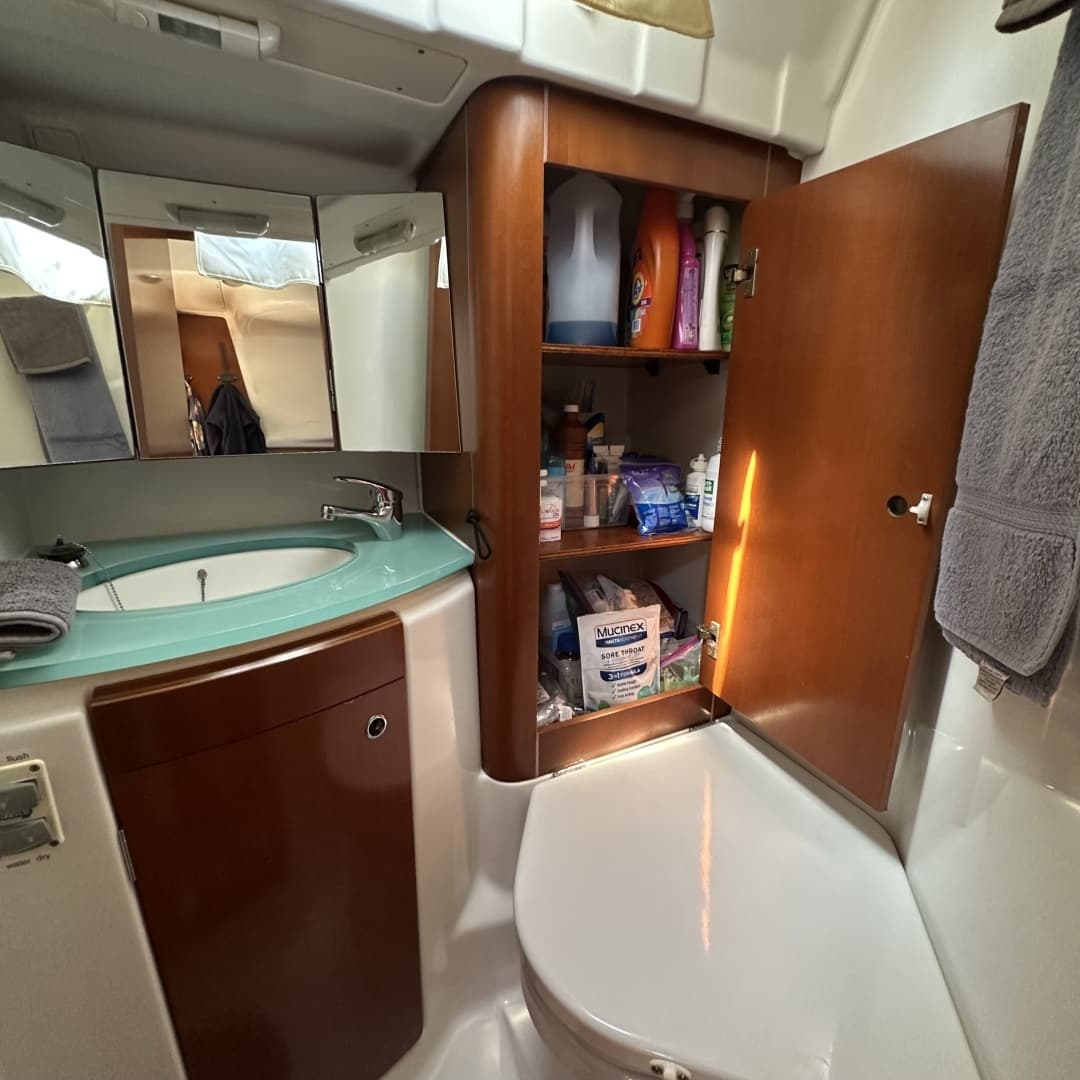 2006 Beneteau 523 - Image 26