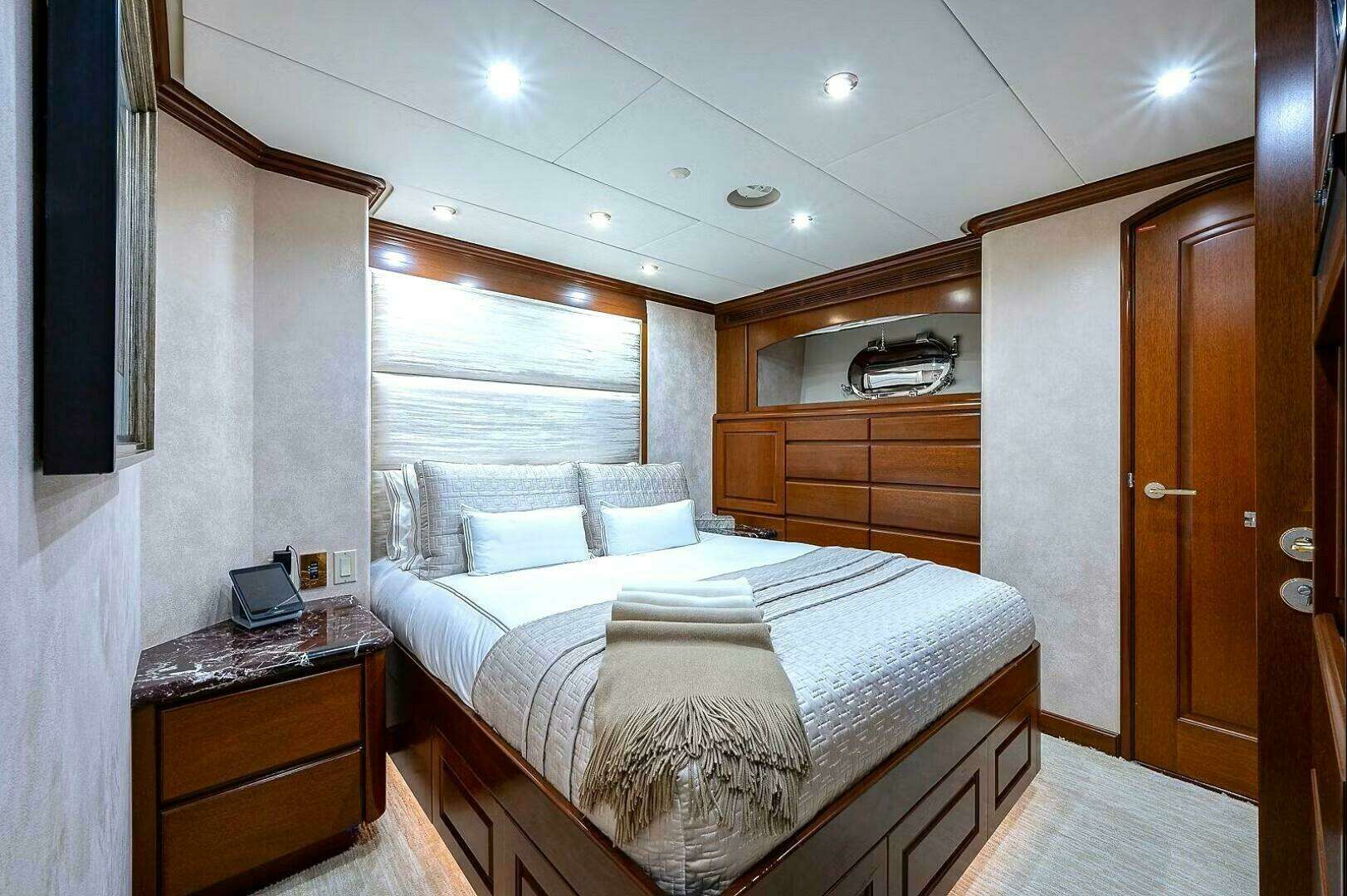 2000 Christensen Raised Pilothouse MY - Image 23