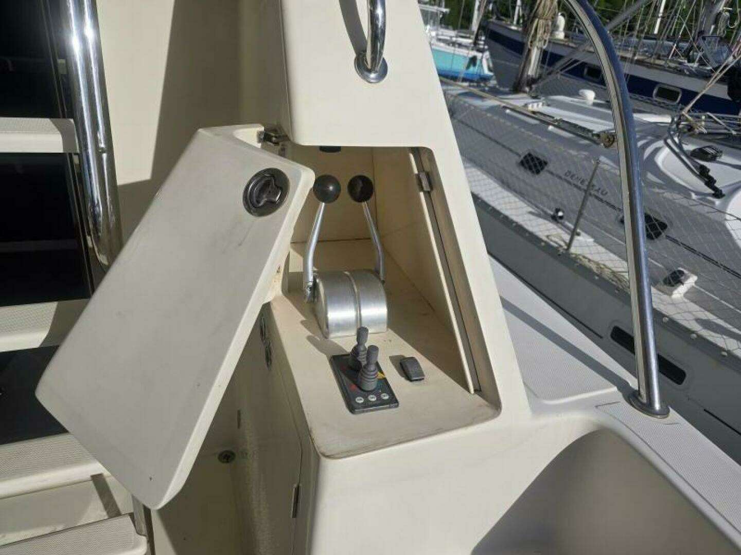 2006 Hampton 558 - Image 19
