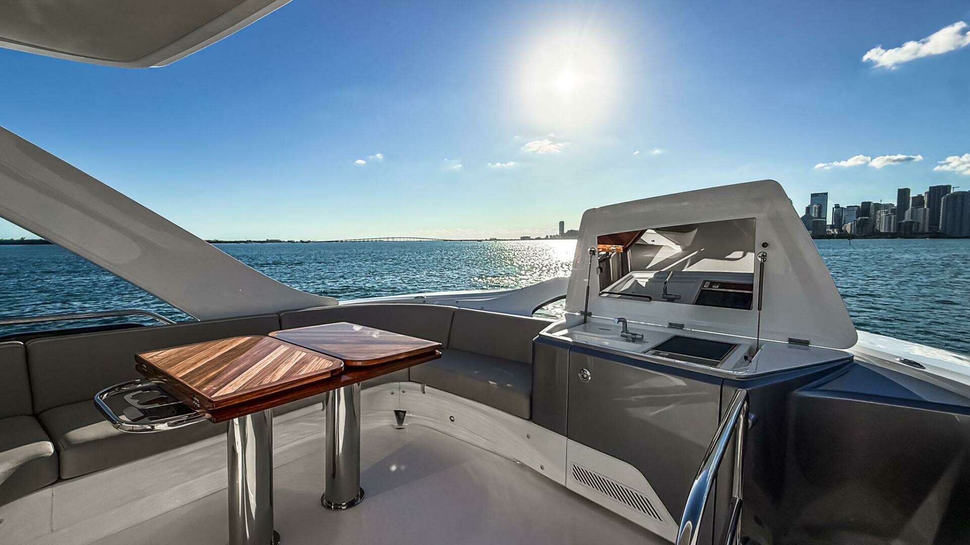 2026 Princess S65 Sportbridge - Image 98