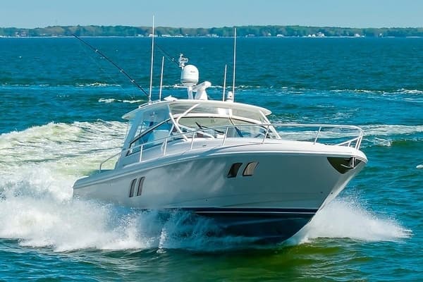 2010 Intrepid 475 Sport Yacht - Image 1