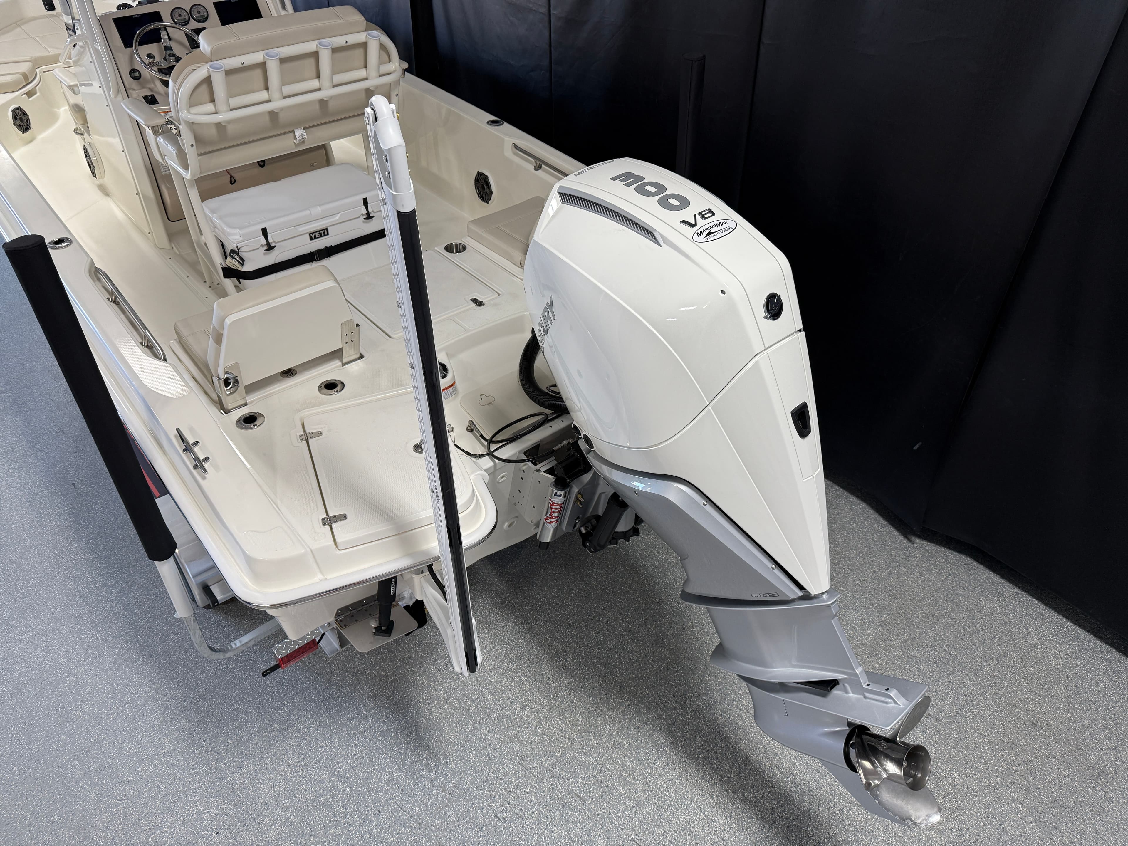 2026 Boston Whaler 250 Dauntless - 11