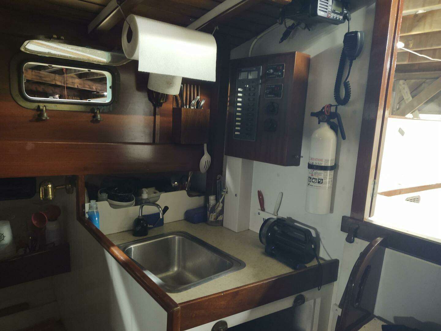 1965 Custom-Craft Friendship Sloop - Image 10