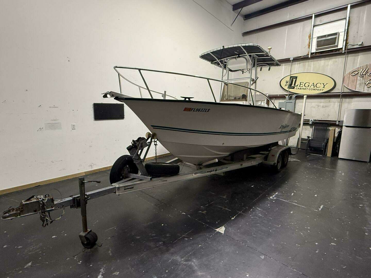 2002 Key Largo 2100 CC - Image 2