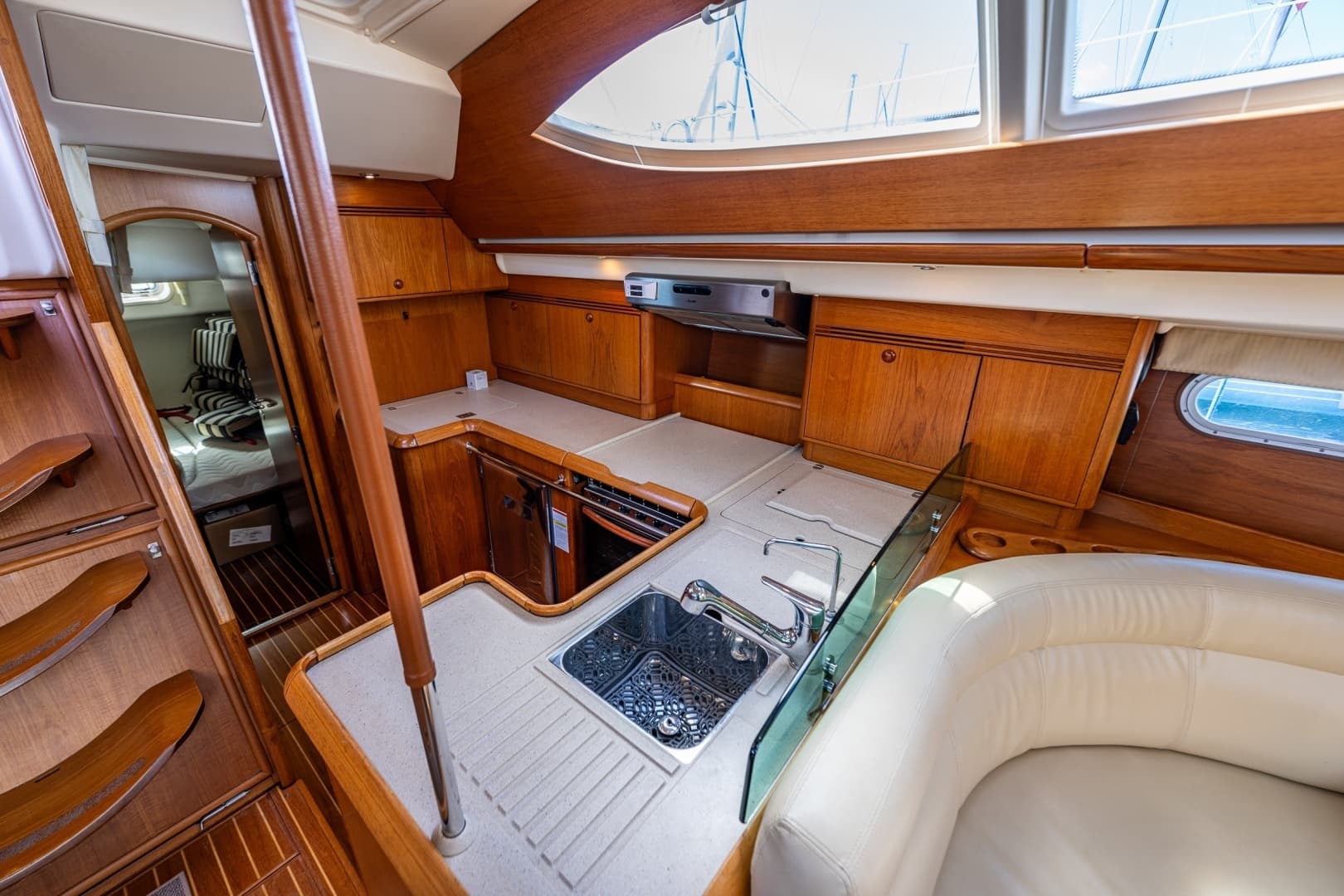 2009 Jeanneau 54DS - Image 26