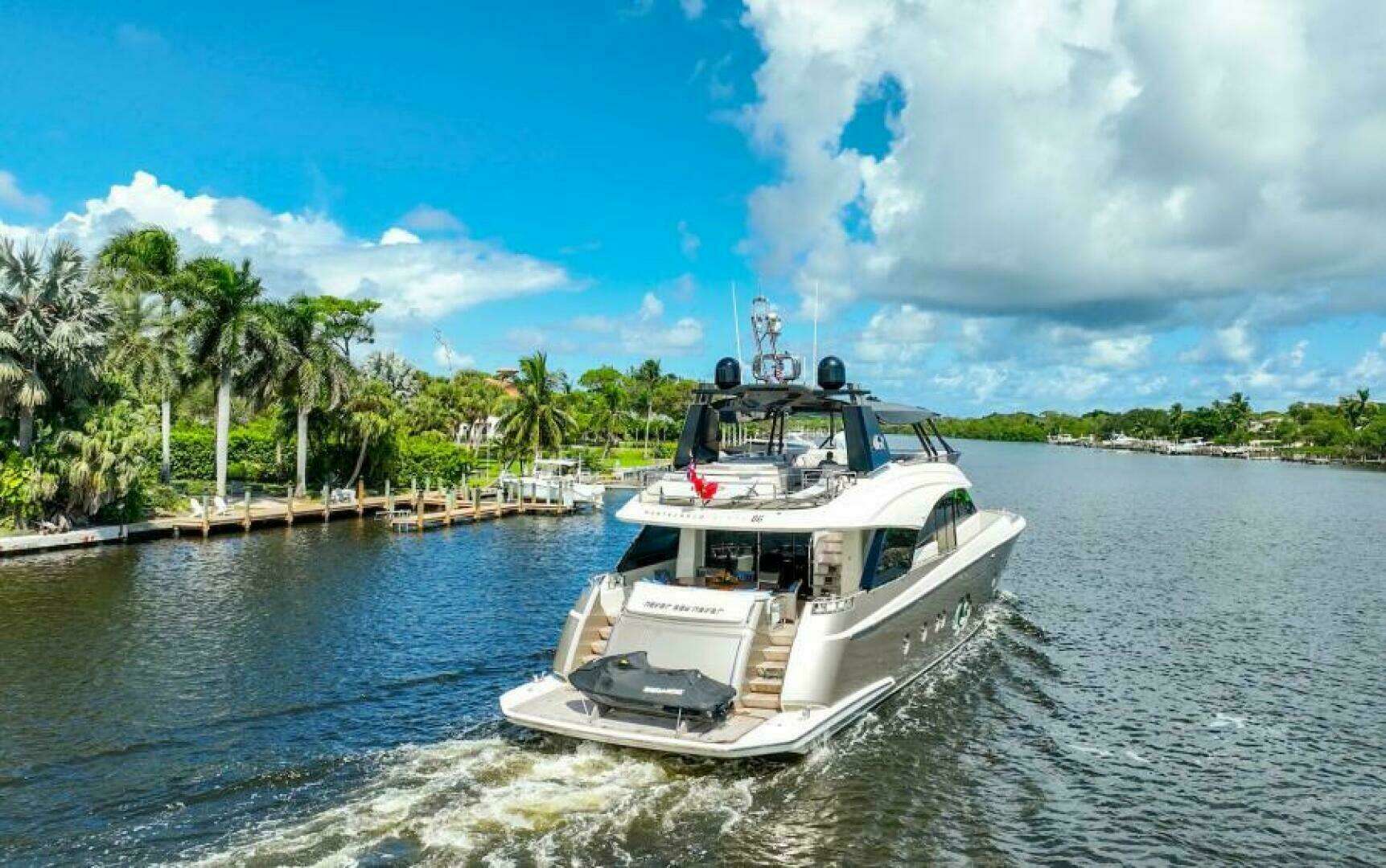 2015 Monte Carlo Yachts MCY86 - Image 13