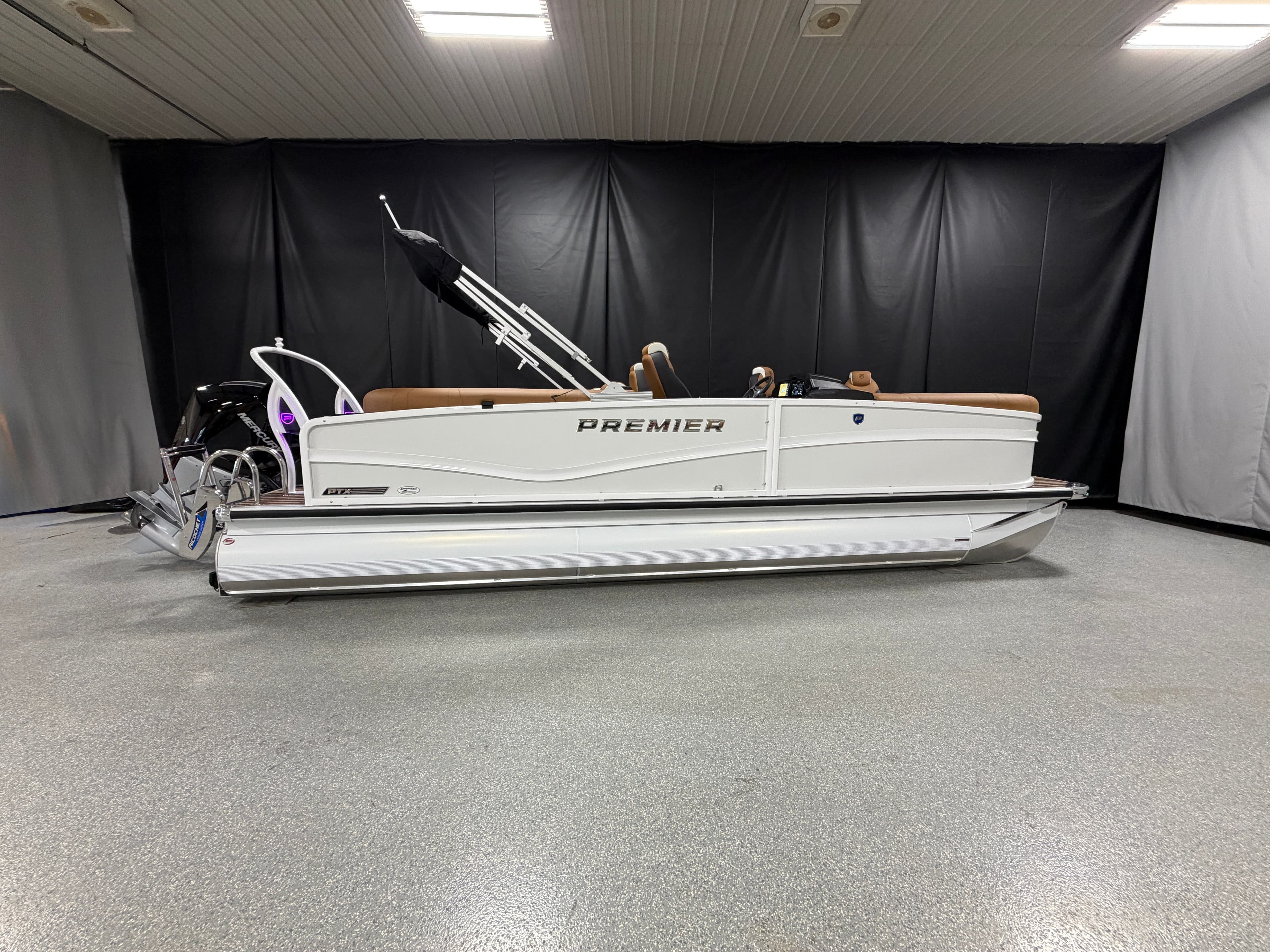 2026 Premier 230 Solaris