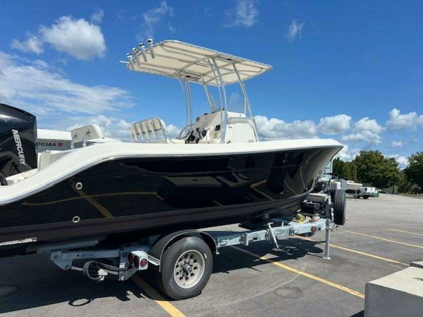 2020 Cobia 237 CC - Image 2