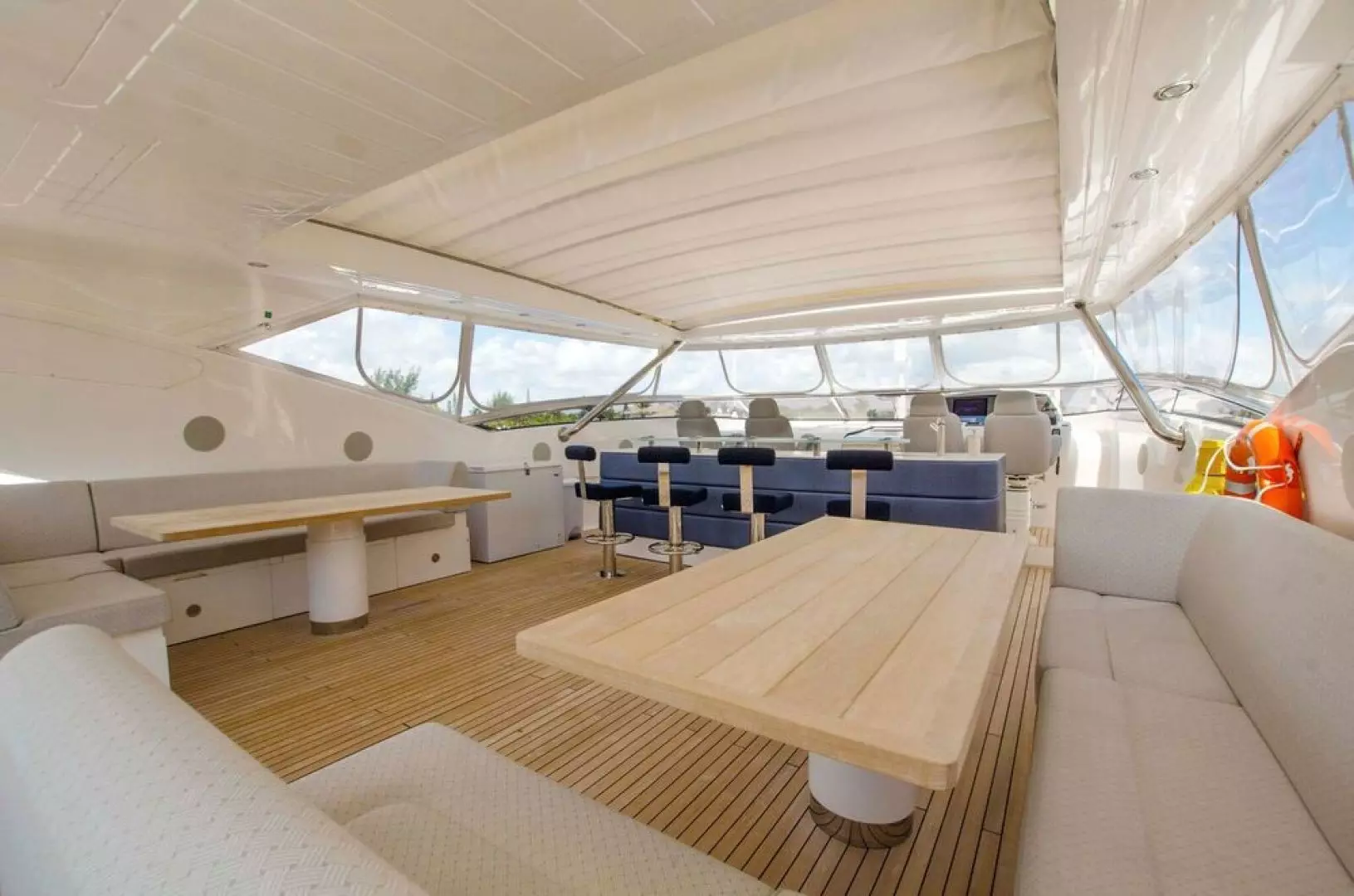 2015 Sunseeker Sport Yacht - Image 6