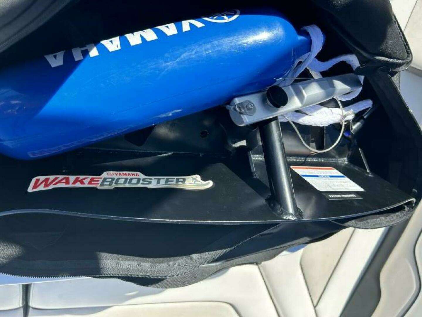 2019 Yamaha Boats AR210 - Image 10
