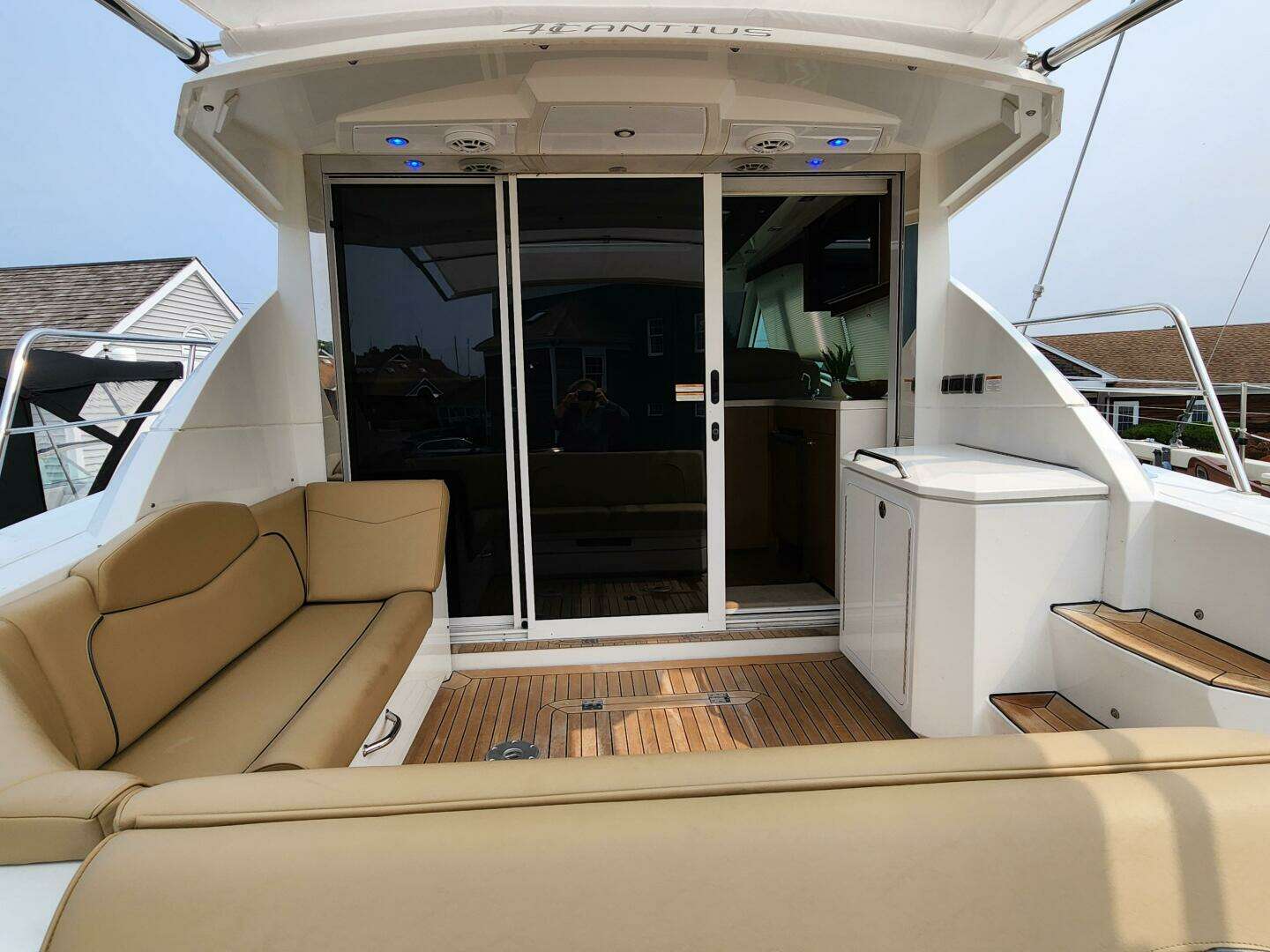 2016 Cruisers Yachts Cantius - Image 7