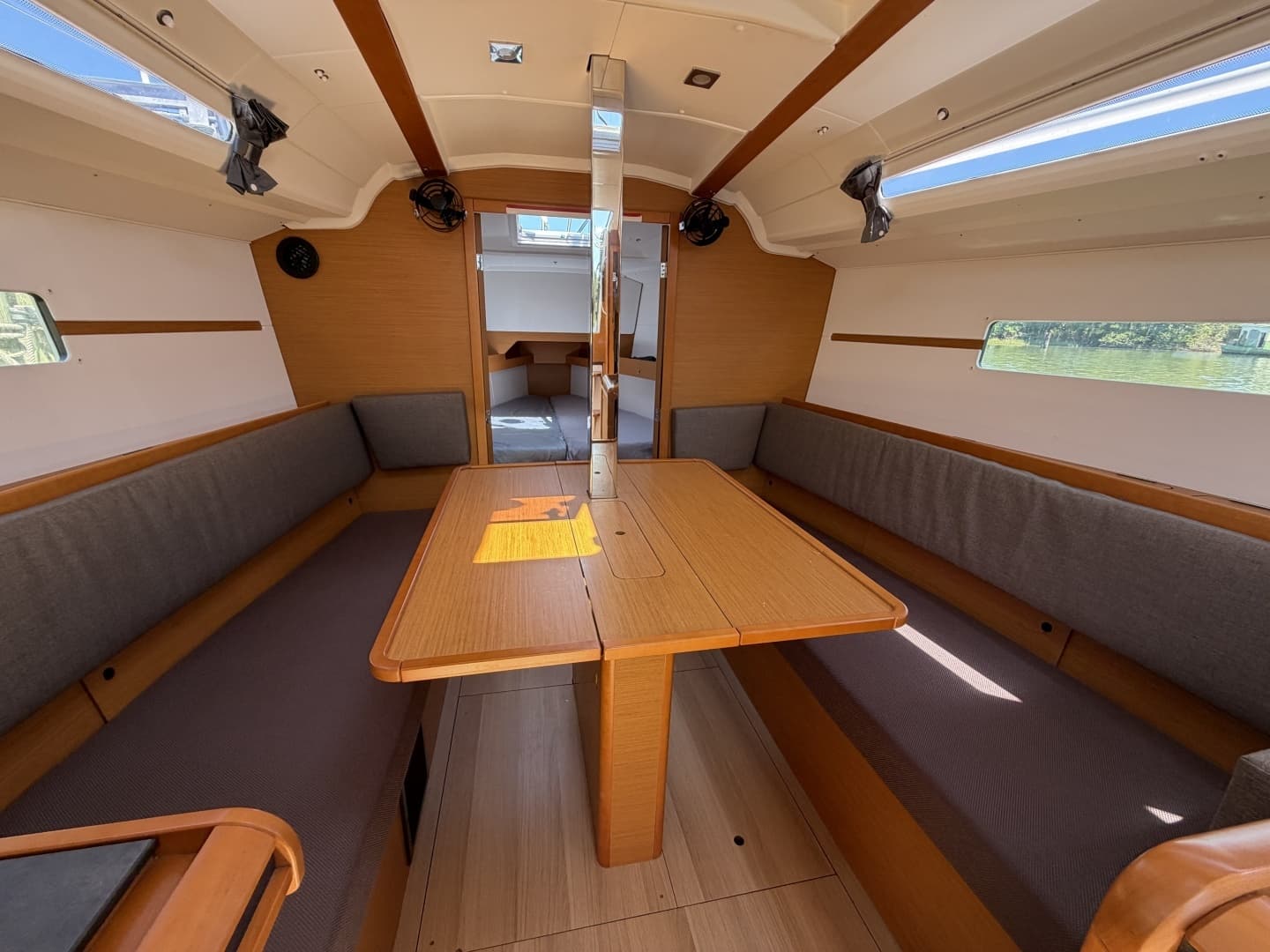 2015 Jeanneau 349 - Image 41